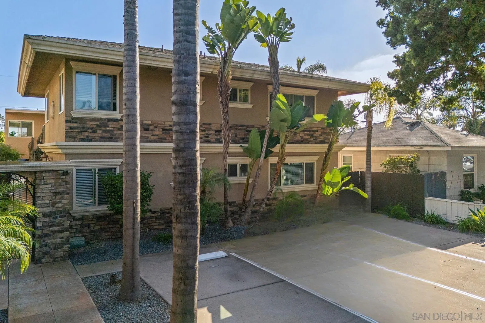 https://cdn.realtyfeed.com/cdn/127/250042661/be2485f11ab7a5434535995ba9445ab1.webp