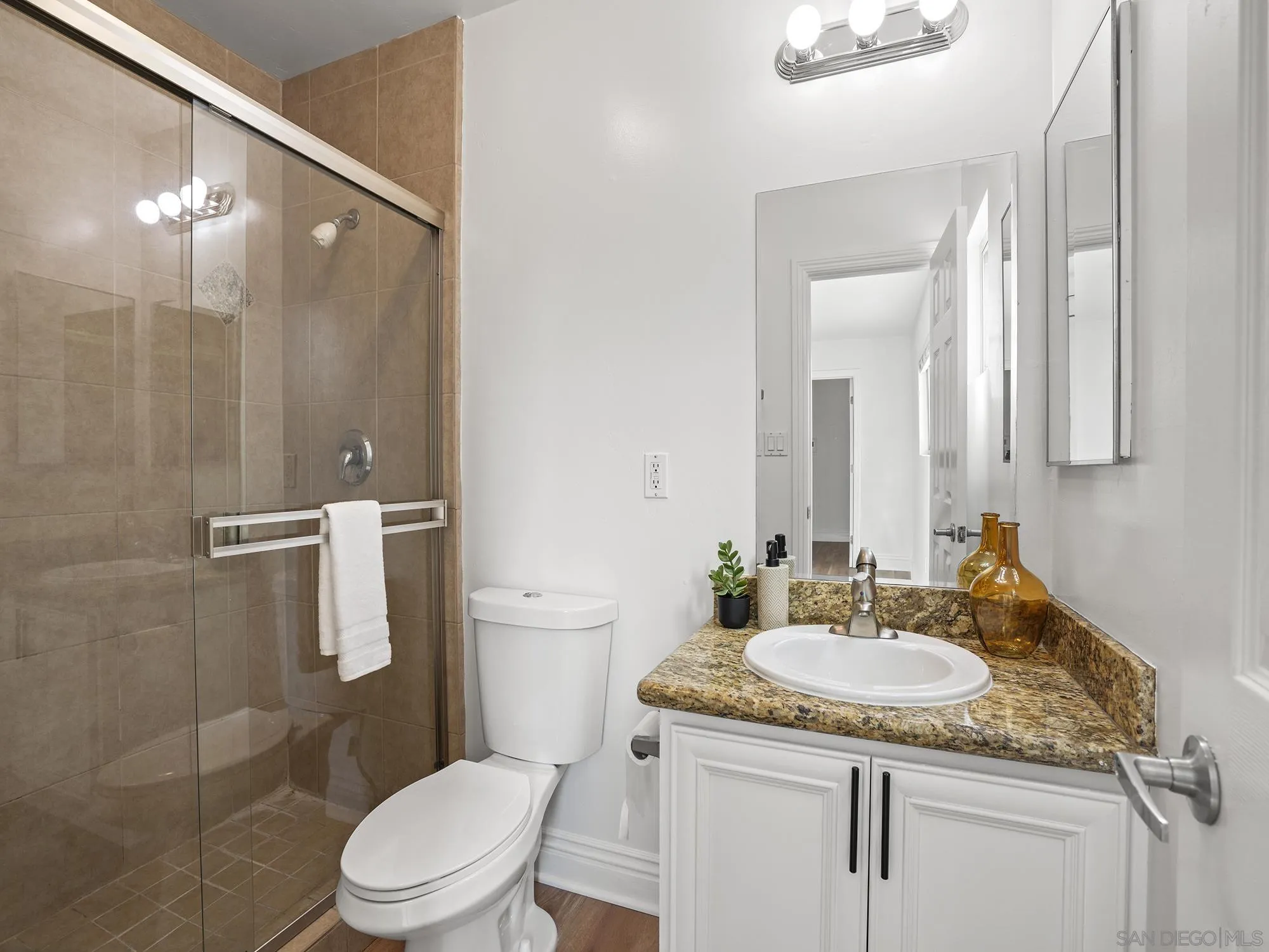 https://cdn.realtyfeed.com/cdn/127/250042661/c4f53073cfe4bf296919c75922d1f69e.webp