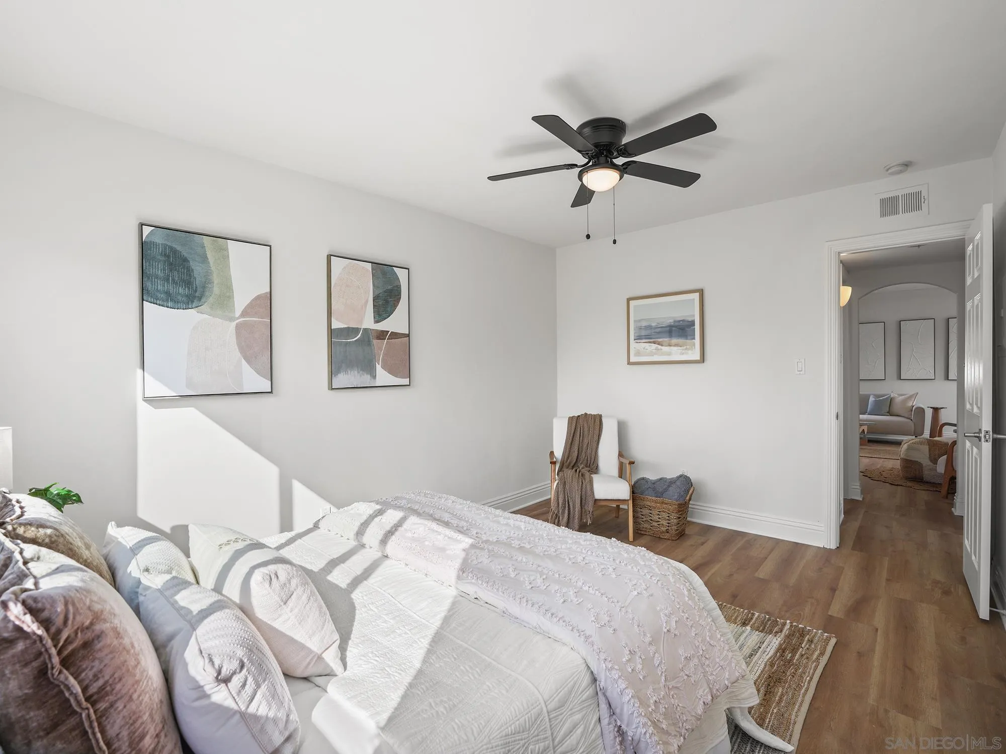 https://cdn.realtyfeed.com/cdn/127/250042661/c9f5ed2c178ae5f612ac3f1051d63b6f.webp