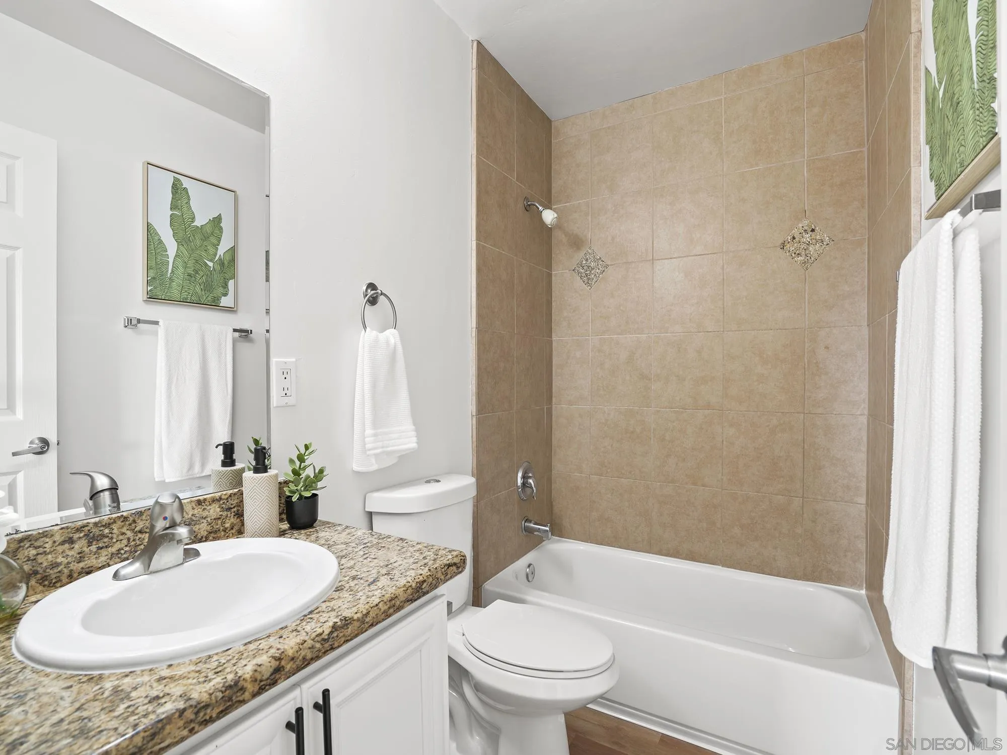 https://cdn.realtyfeed.com/cdn/127/250042661/d8568724a5c2ef112773f5318b5258f2.webp