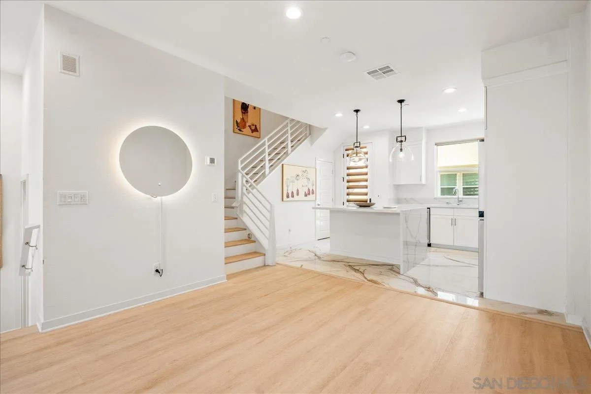 Photo #5: 250042679 Listing: Photo #5