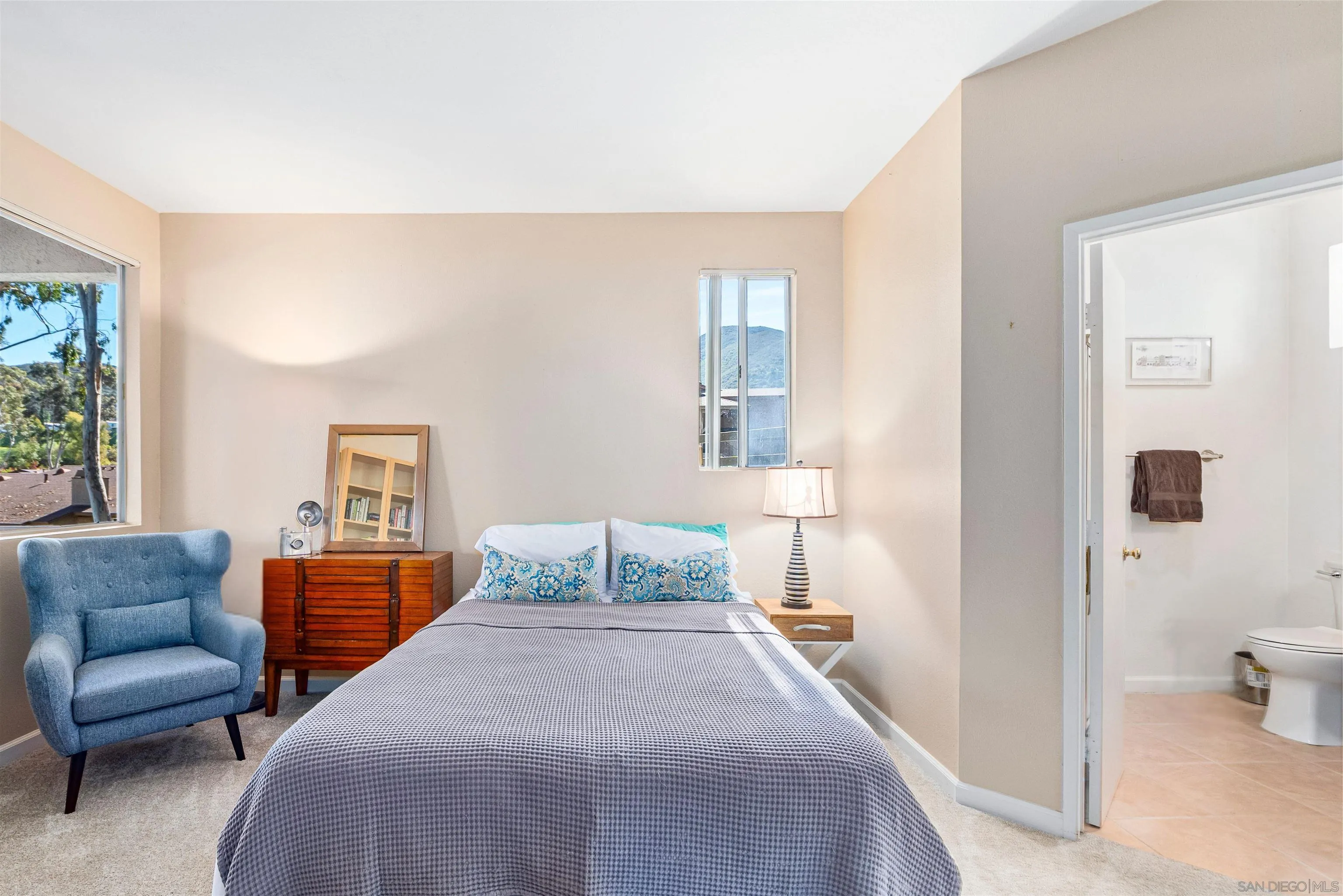 https://cdn.realtyfeed.com/cdn/127/250042681/8c0000e5a3c0775fba028bd2b15d8d08.webp