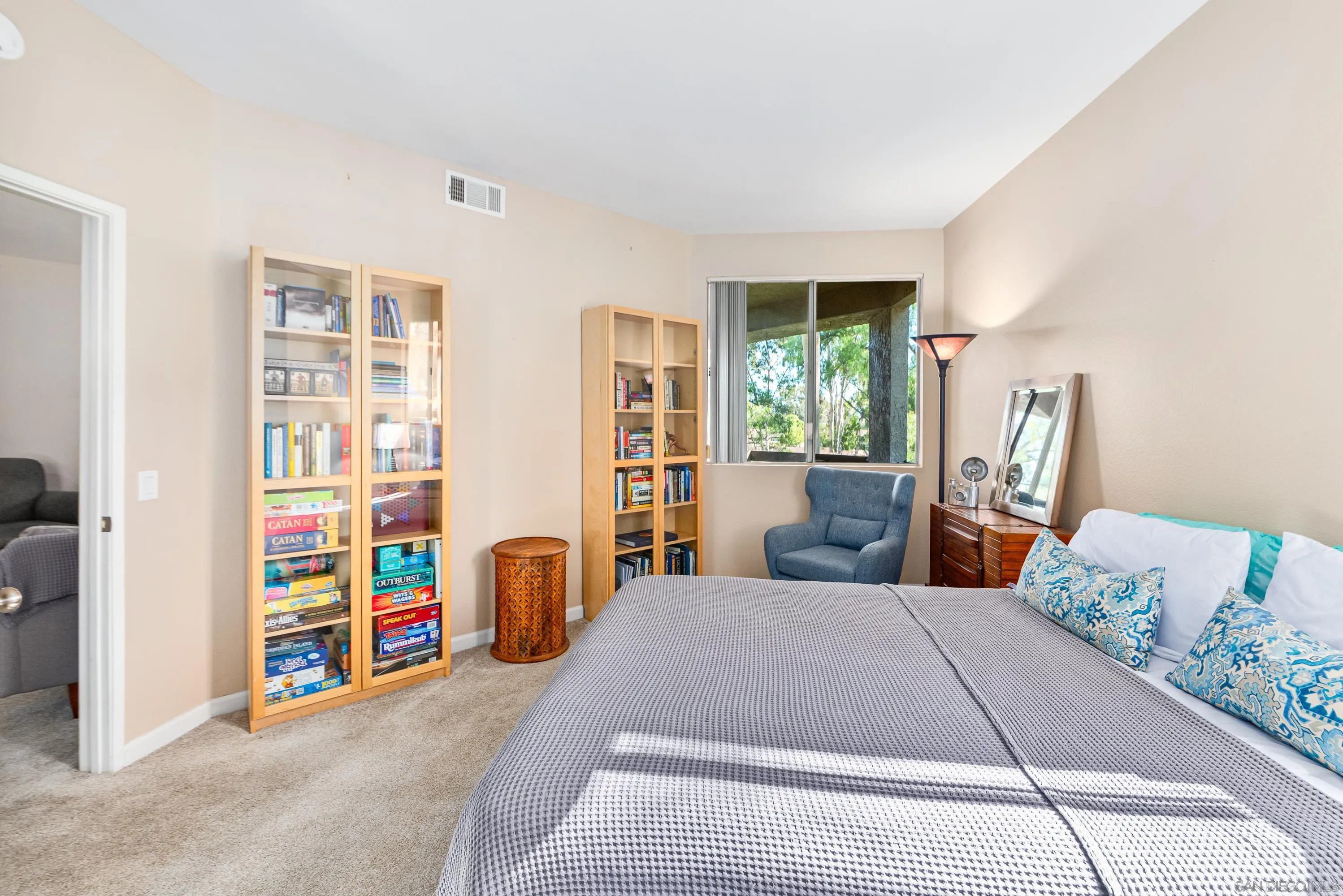 https://cdn.realtyfeed.com/cdn/127/250042681/8ddff0cf1762e084bc983996a39de7c7.webp