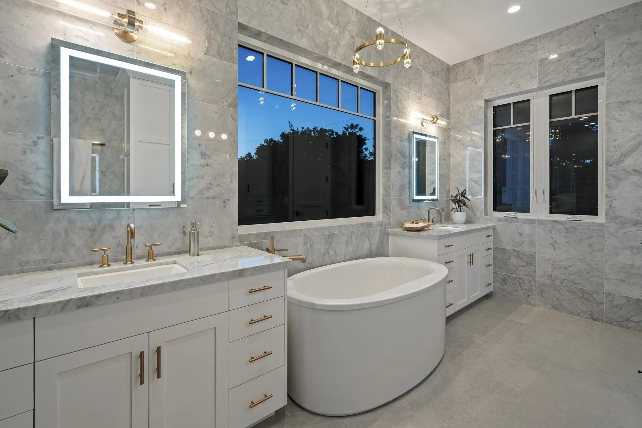 https://cdn.realtyfeed.com/cdn/127/250042690/5c2652e11619761c103fbbad4396c0af.webp
