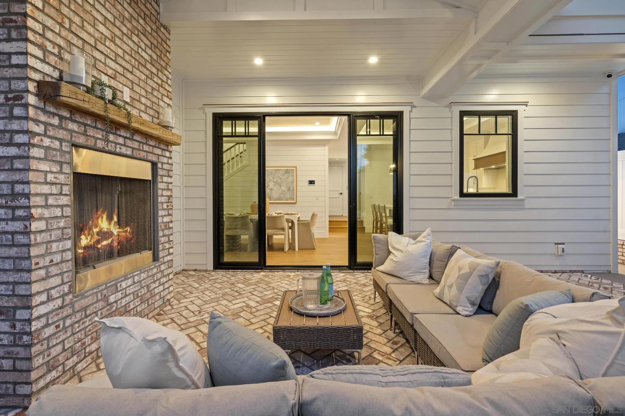https://cdn.realtyfeed.com/cdn/127/250042690/b7a313a7f17830fb88478d108ad60383.webp