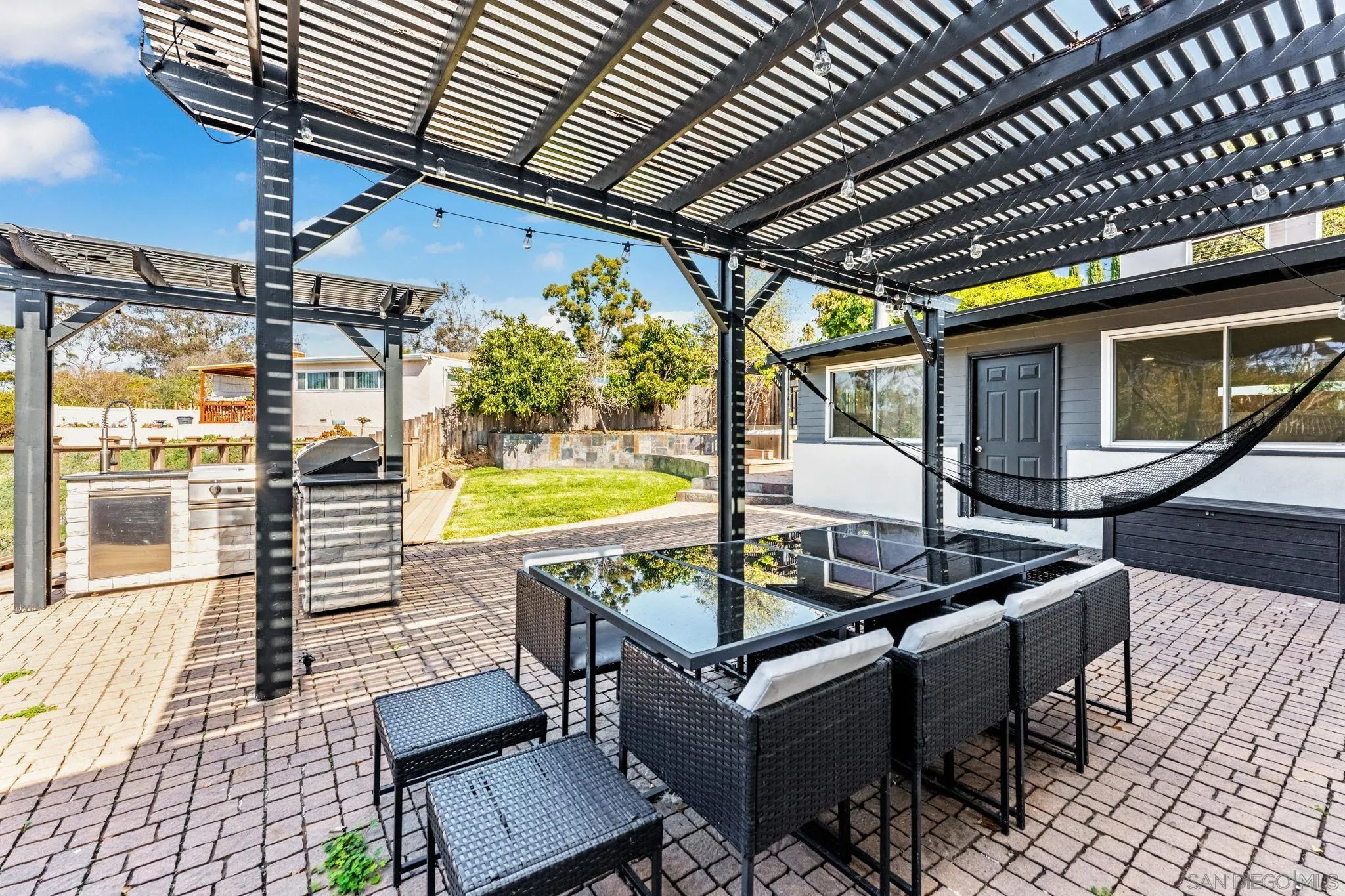 https://cdn.realtyfeed.com/cdn/127/250042693/982d99f4493554cd73895043bed94739.webp