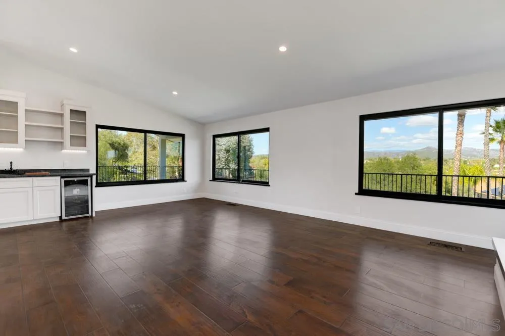https://cdn.realtyfeed.com/cdn/127/250042694/2748503092a26896a559313d60278486.webp