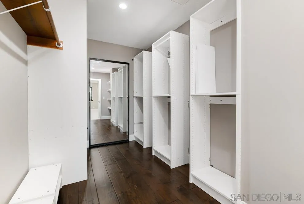 https://cdn.realtyfeed.com/cdn/127/250042694/4d25de686426ef0c10aea5b61f731a1f.webp