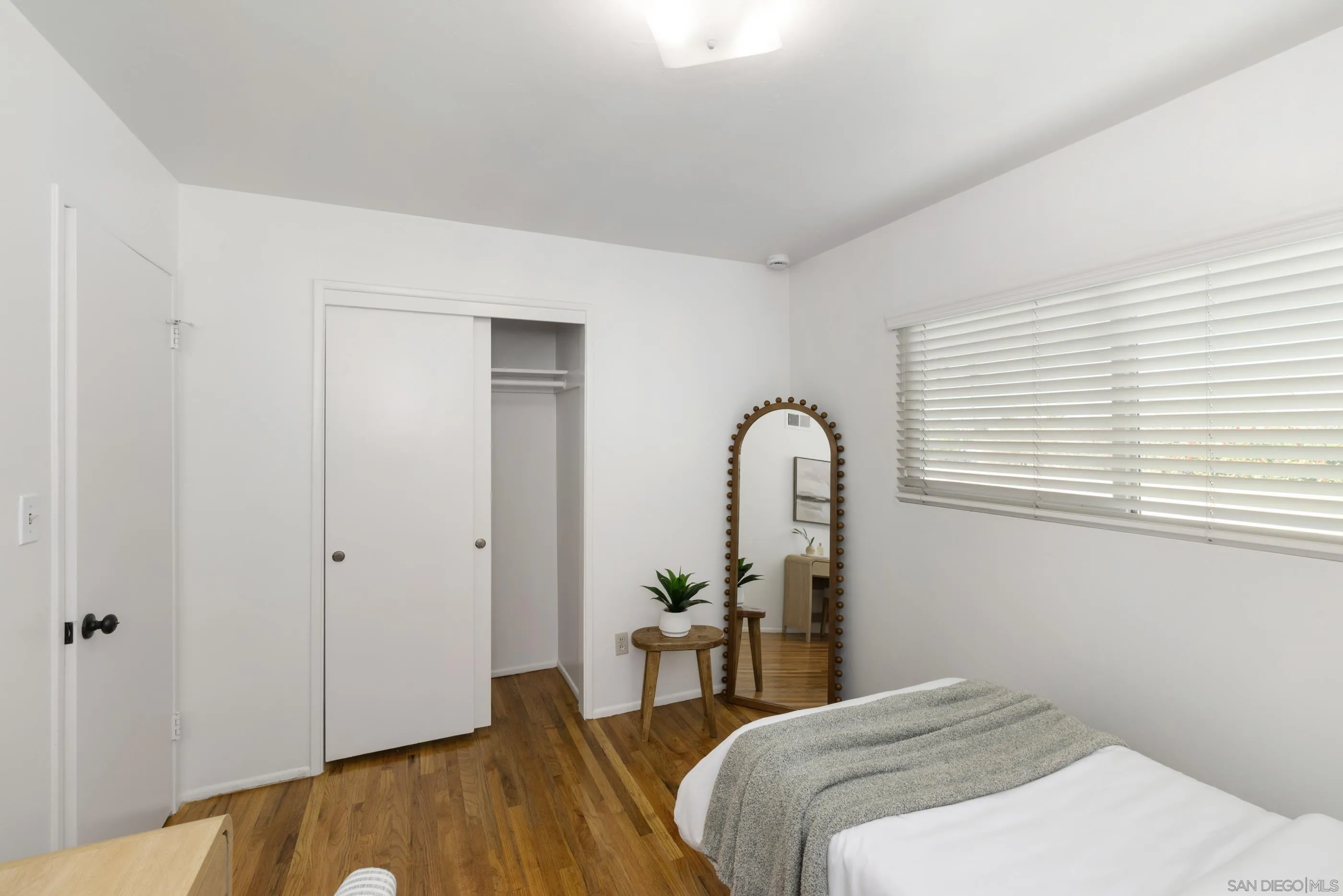 https://cdn.realtyfeed.com/cdn/127/250042704/14fc0f2709efff34079bc5aae1e94612.webp