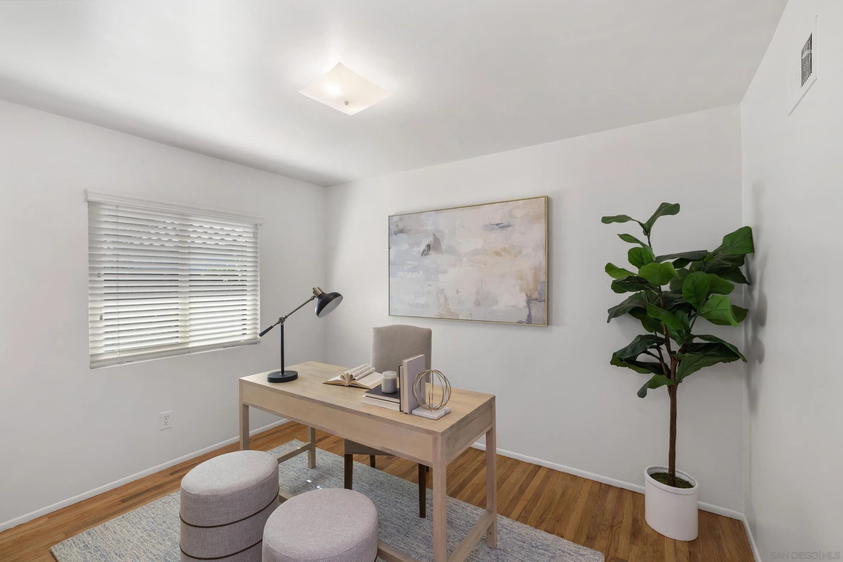 https://cdn.realtyfeed.com/cdn/127/250042704/2afcbeb1271844f75d9a51c495b5039a.webp