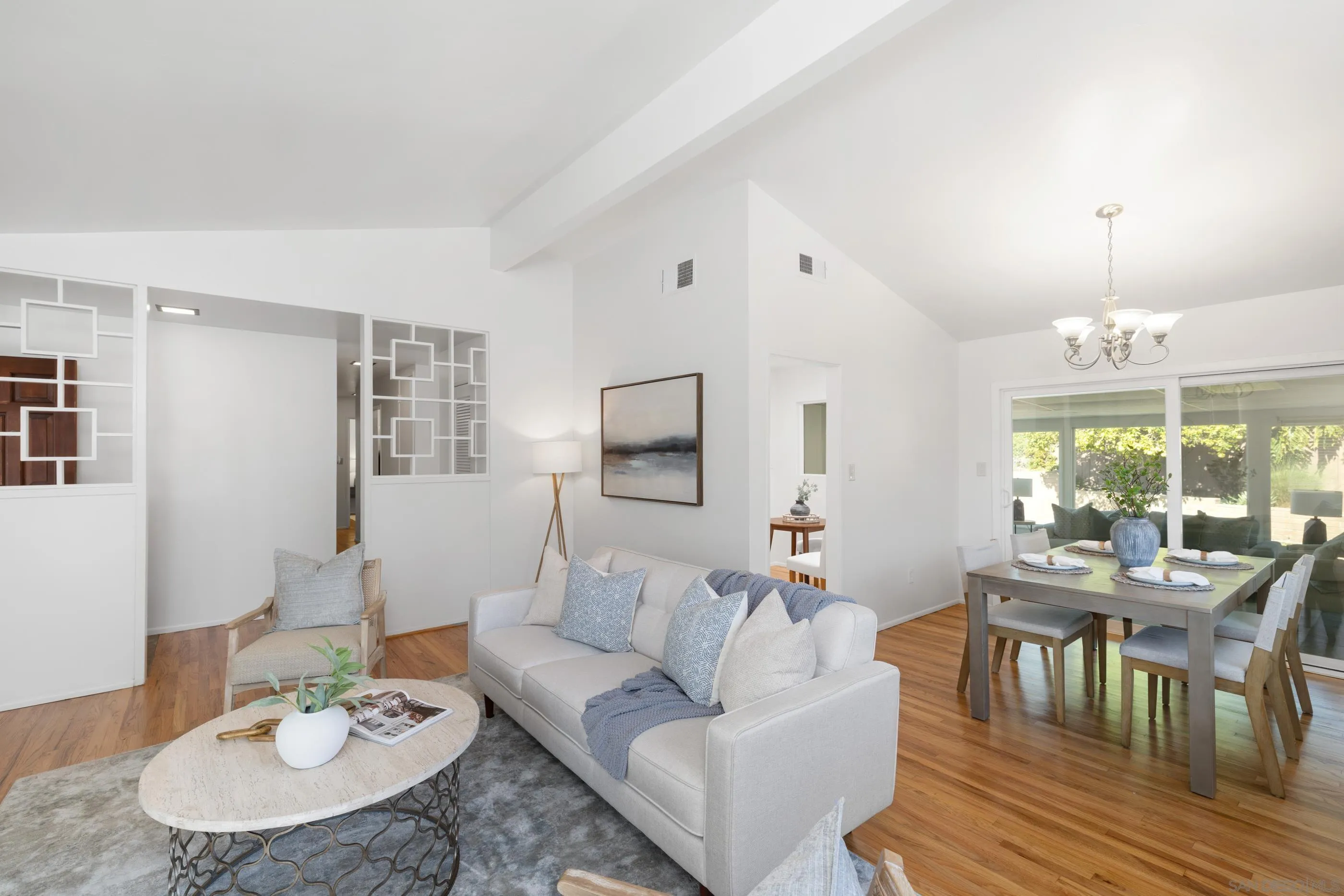 https://cdn.realtyfeed.com/cdn/127/250042704/f6abe13b194c0140d5f3d109048fb355.webp