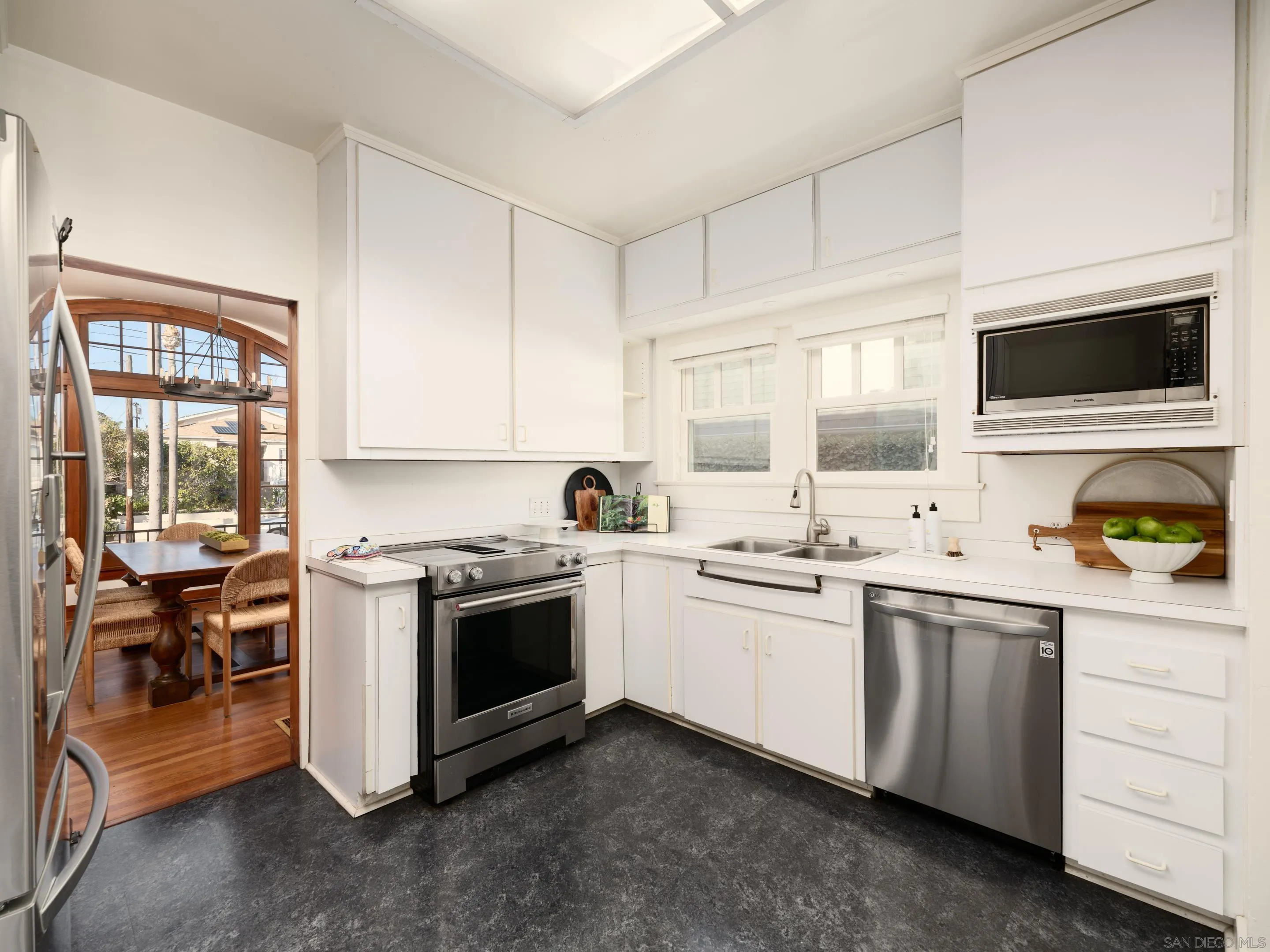 https://cdn.realtyfeed.com/cdn/127/250042722/8ca7c076527636fea471b5acc94edc61.webp