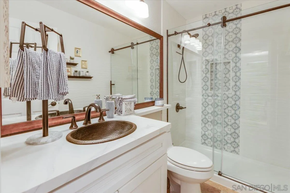 https://cdn.realtyfeed.com/cdn/127/250042725/43001168b3eef9505b3f3b37173cc082.webp