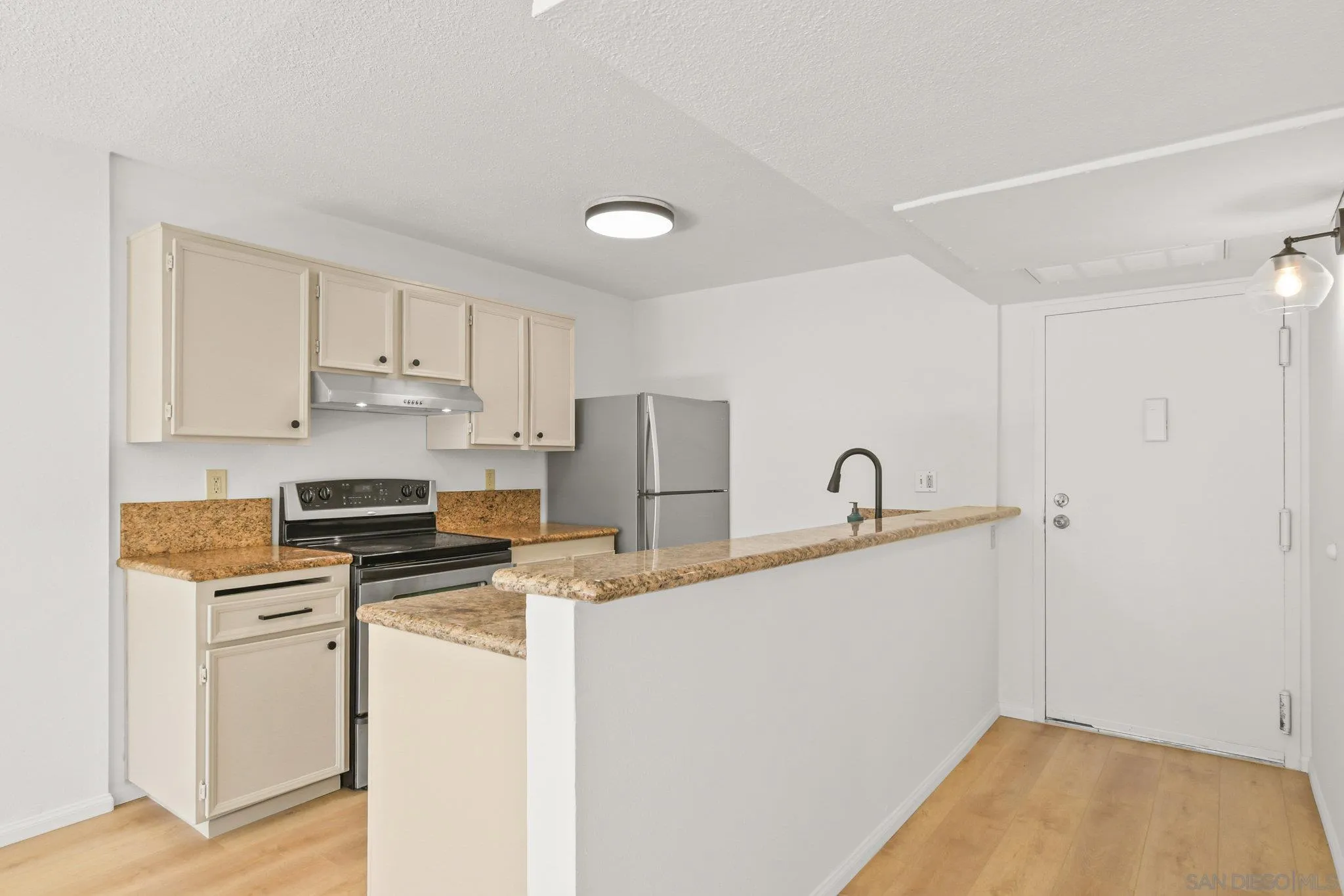 Photo #4: 250042736 Listing: Photo #4