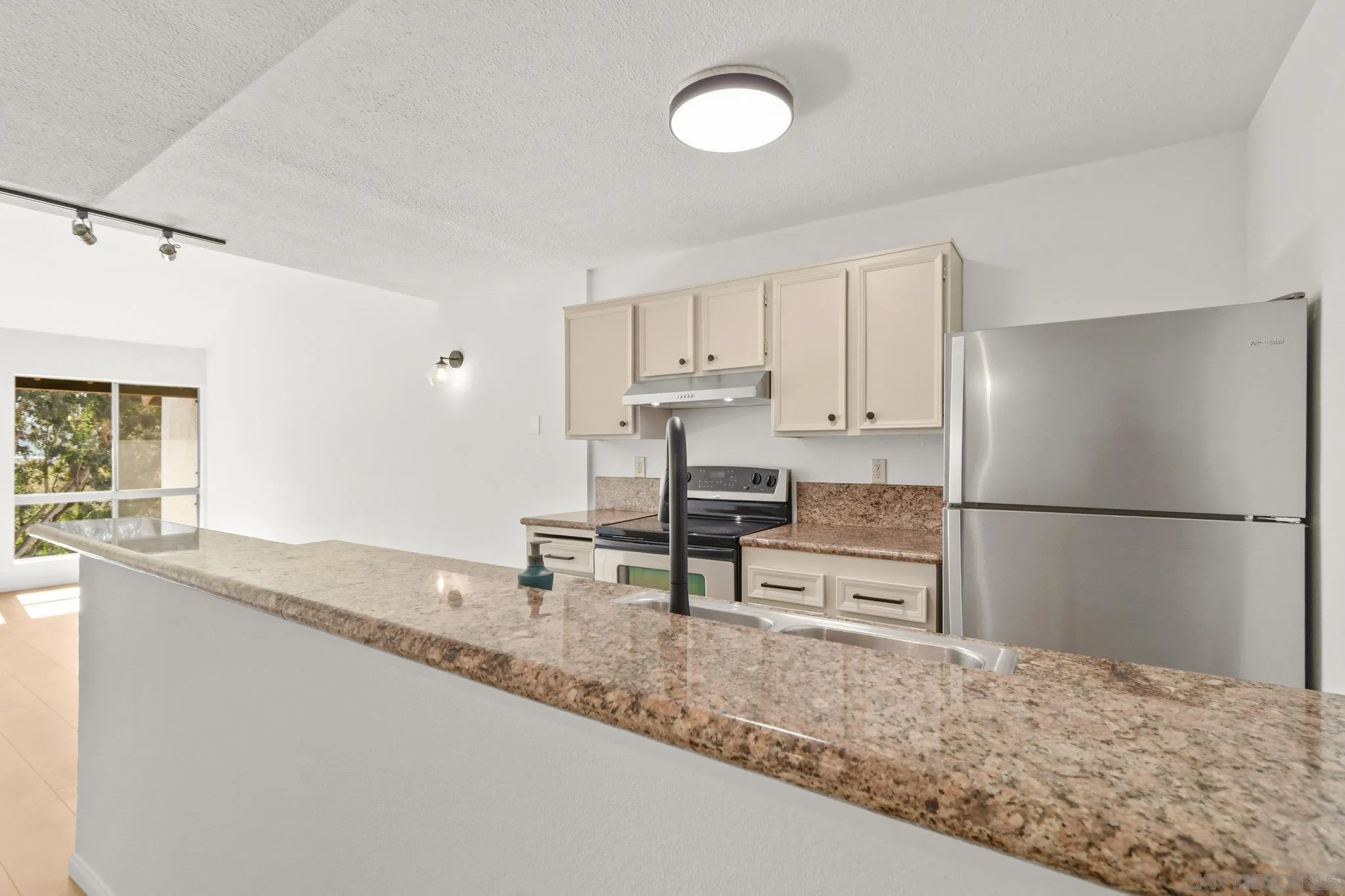 Photo #8: 250042736 Listing: Photo #8