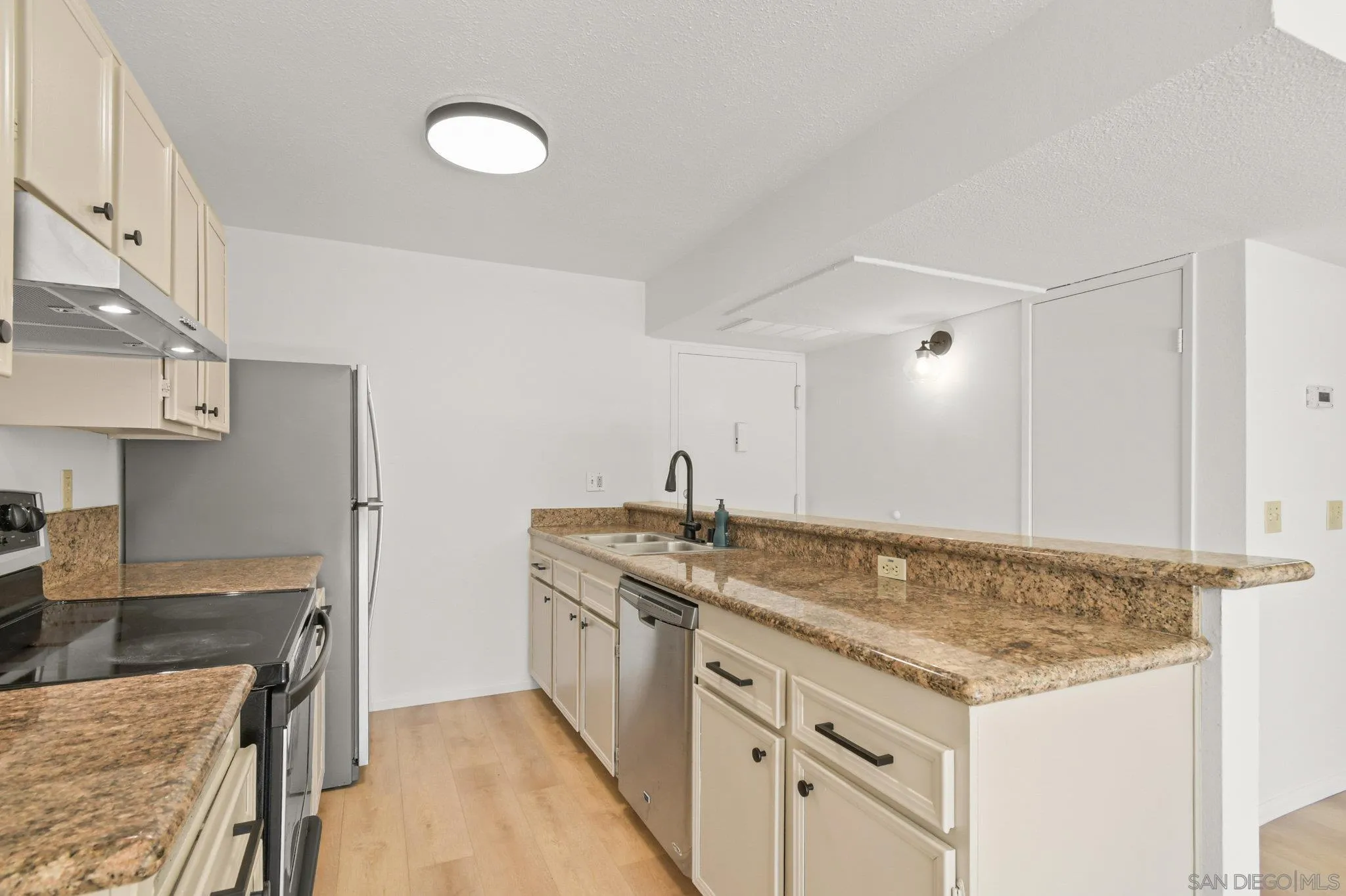 Photo #6: 250042736 Listing: Photo #6