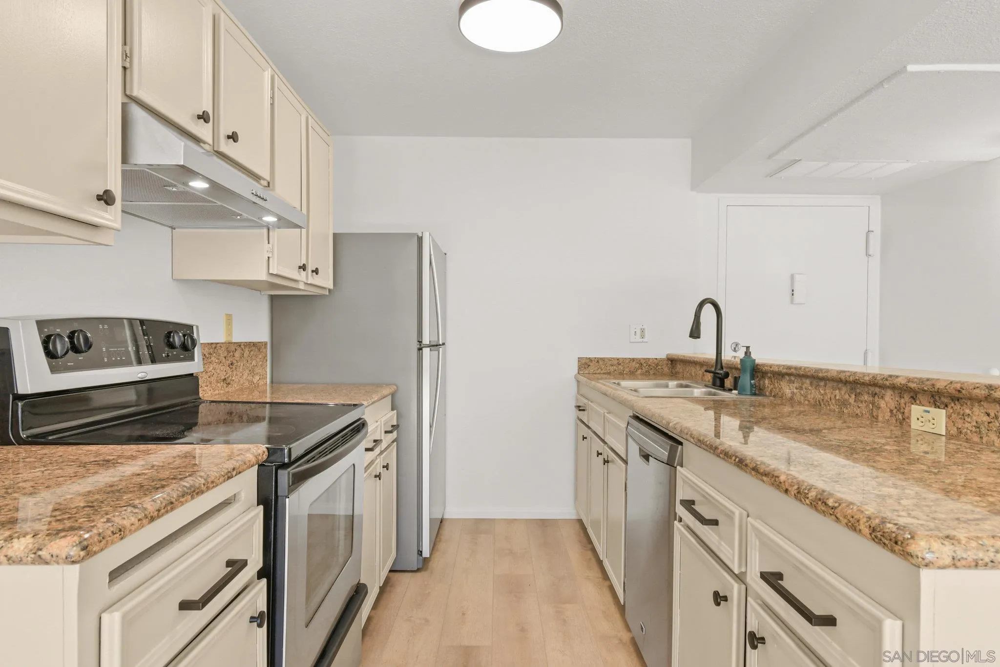 Photo #5: 250042736 Listing: Photo #5