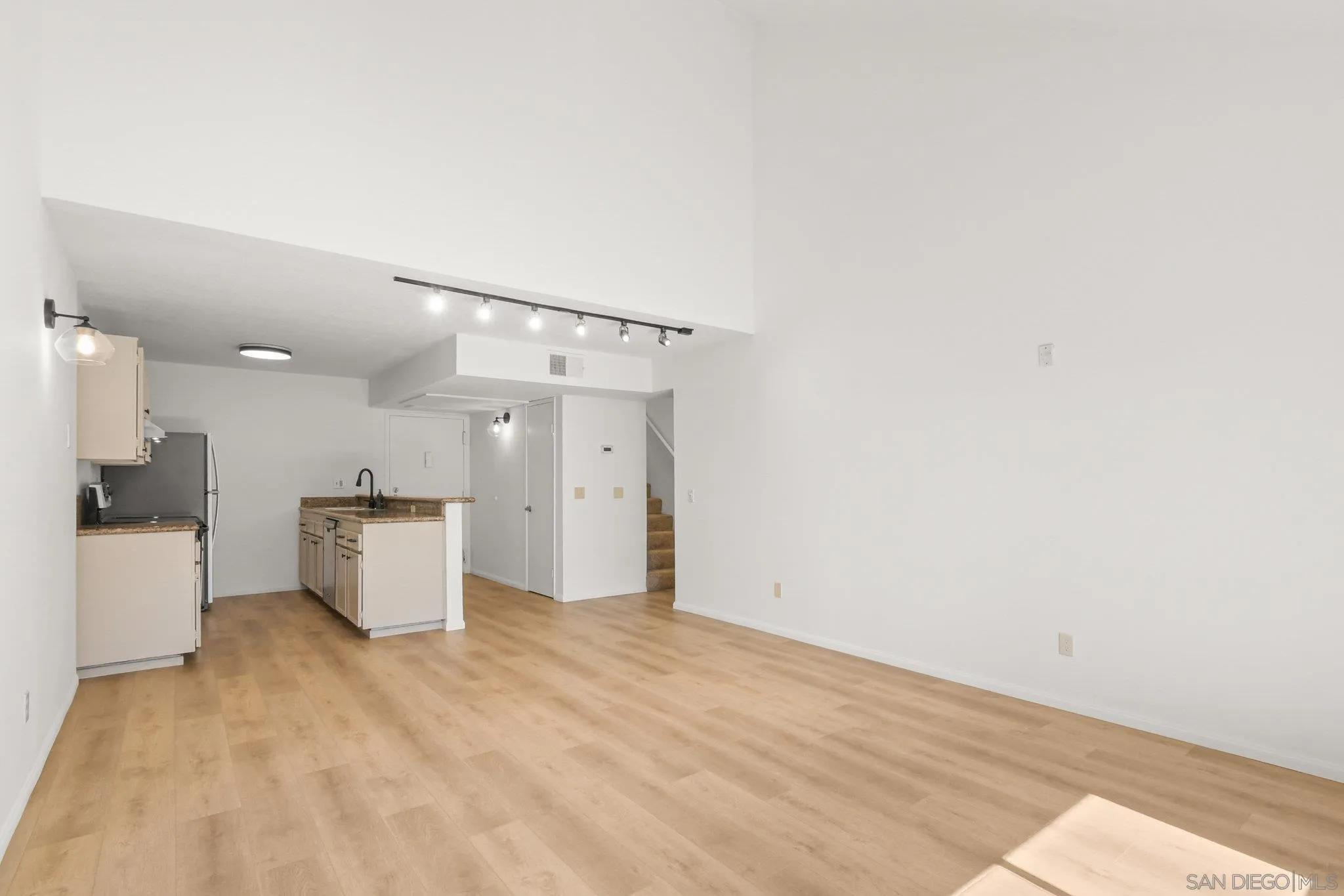 Photo #11: 250042736 Listing: Photo #11