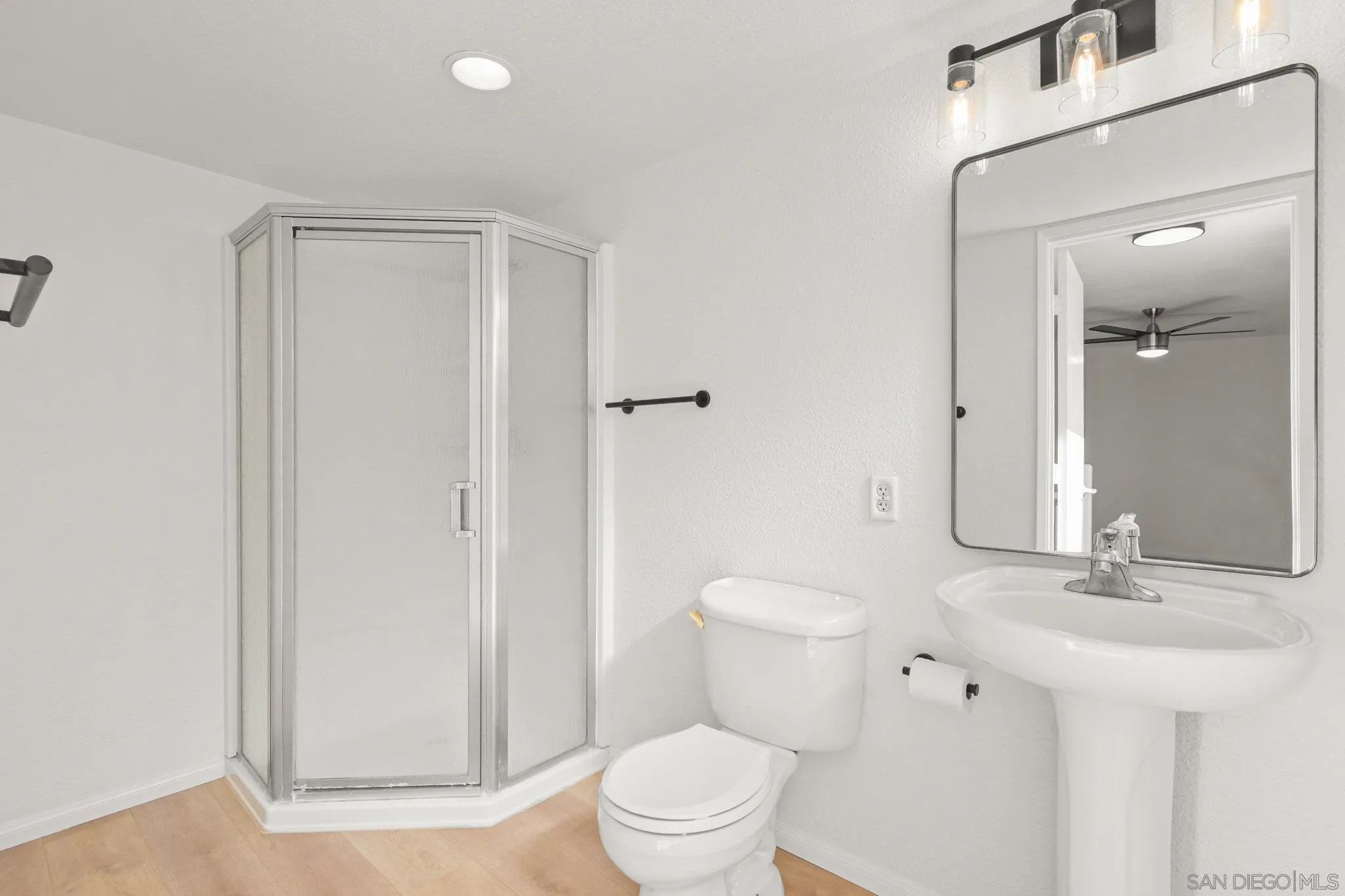 Photo #22: 250042736 Listing: Photo #22