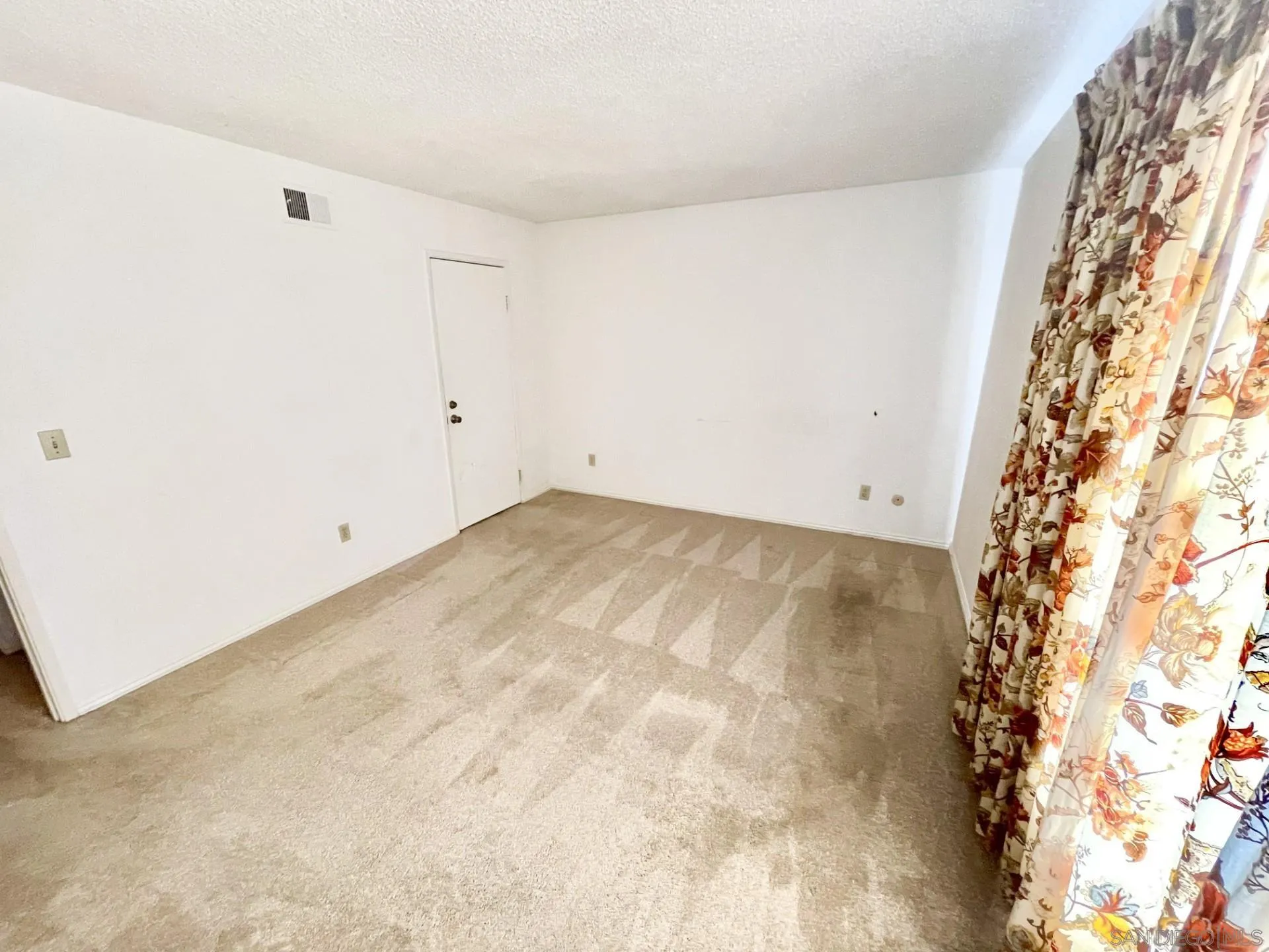 https://cdn.realtyfeed.com/cdn/127/250042747/5999555b5d9a131395e4800bbd50dff9.webp