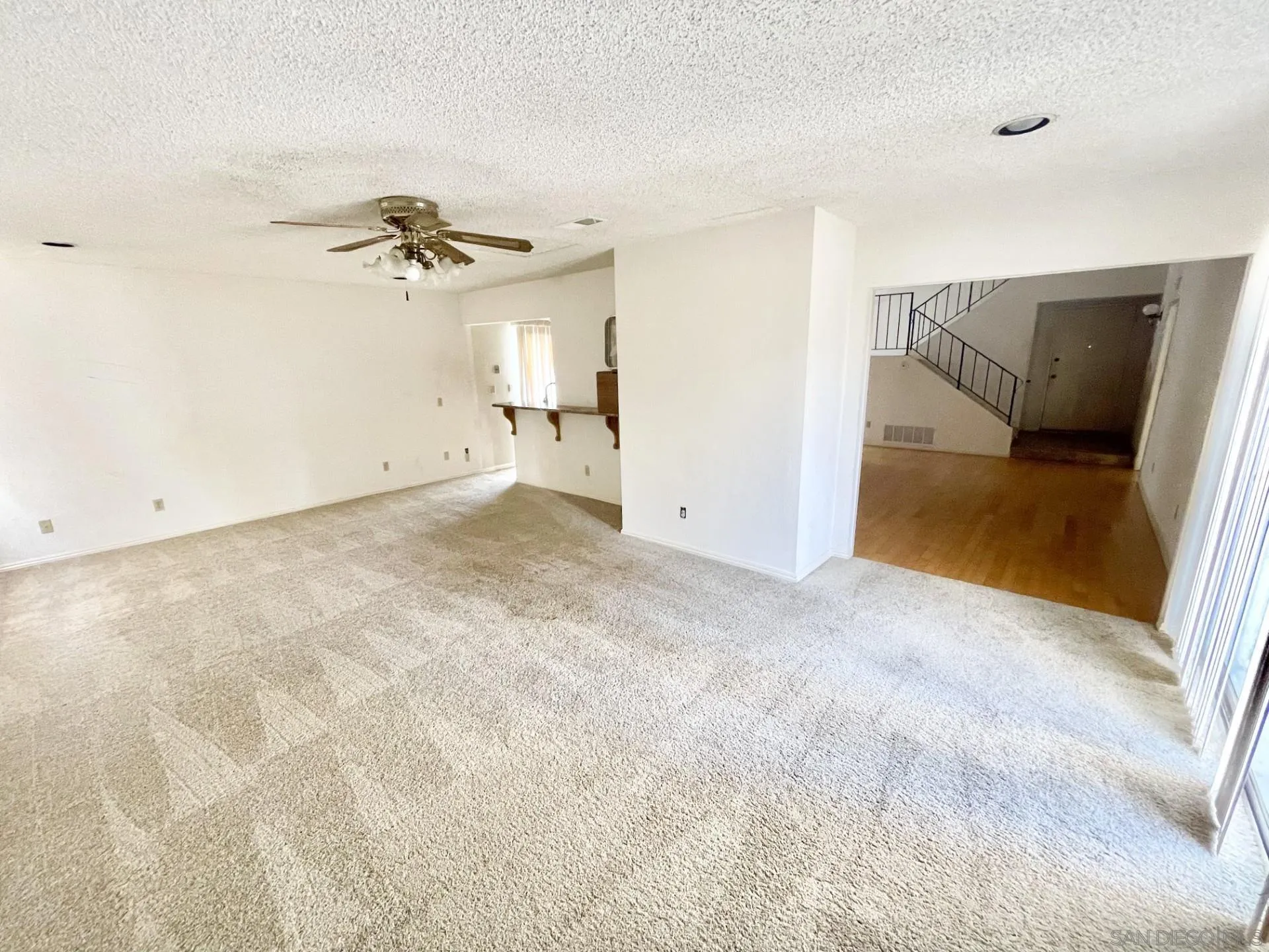 https://cdn.realtyfeed.com/cdn/127/250042747/f60663e3c84732c2877995f0d23019d9.webp