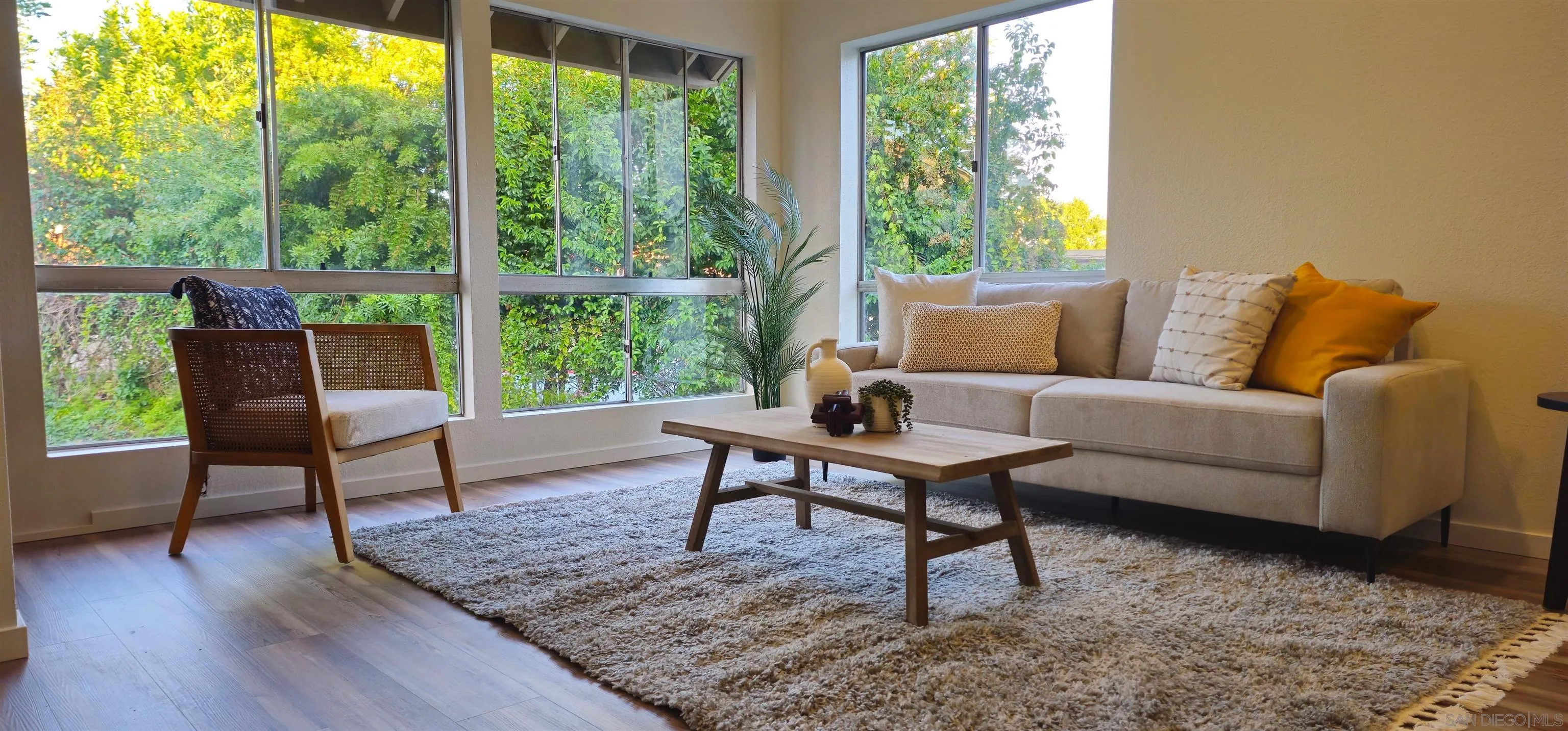 Photo #2: 250042750 Listing: Photo #2