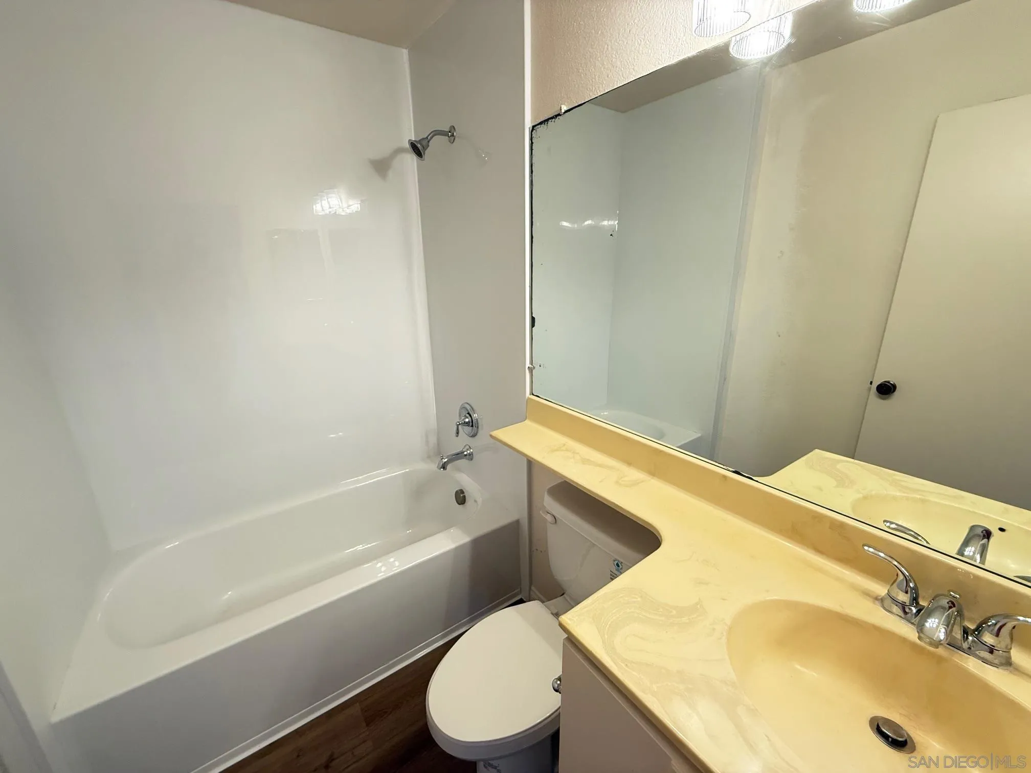 Photo #17: 250042766 Listing: Photo #17