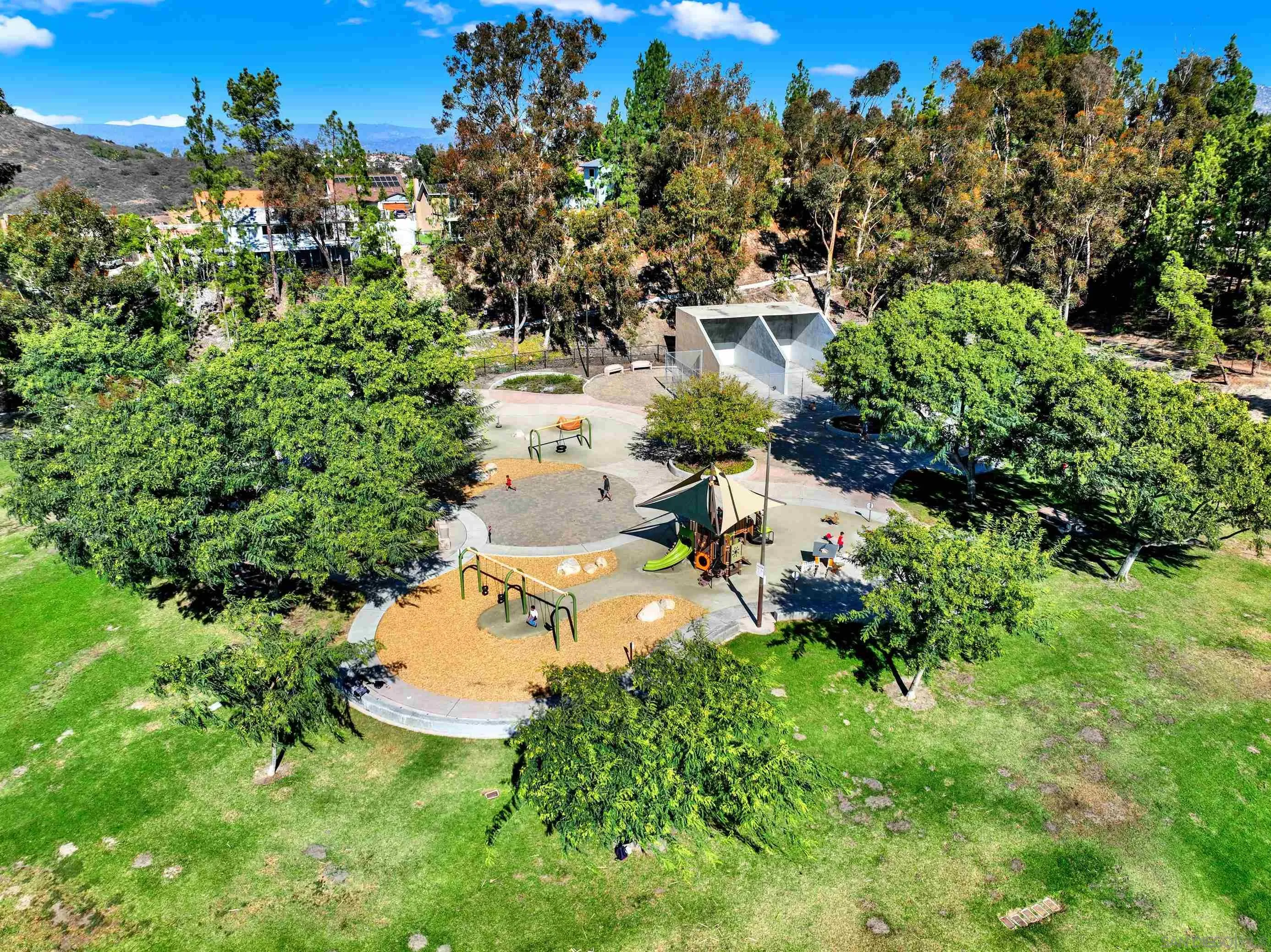 https://cdn.realtyfeed.com/cdn/127/250042779/d406681bac6d2241f40dc67f7a122aef.webp