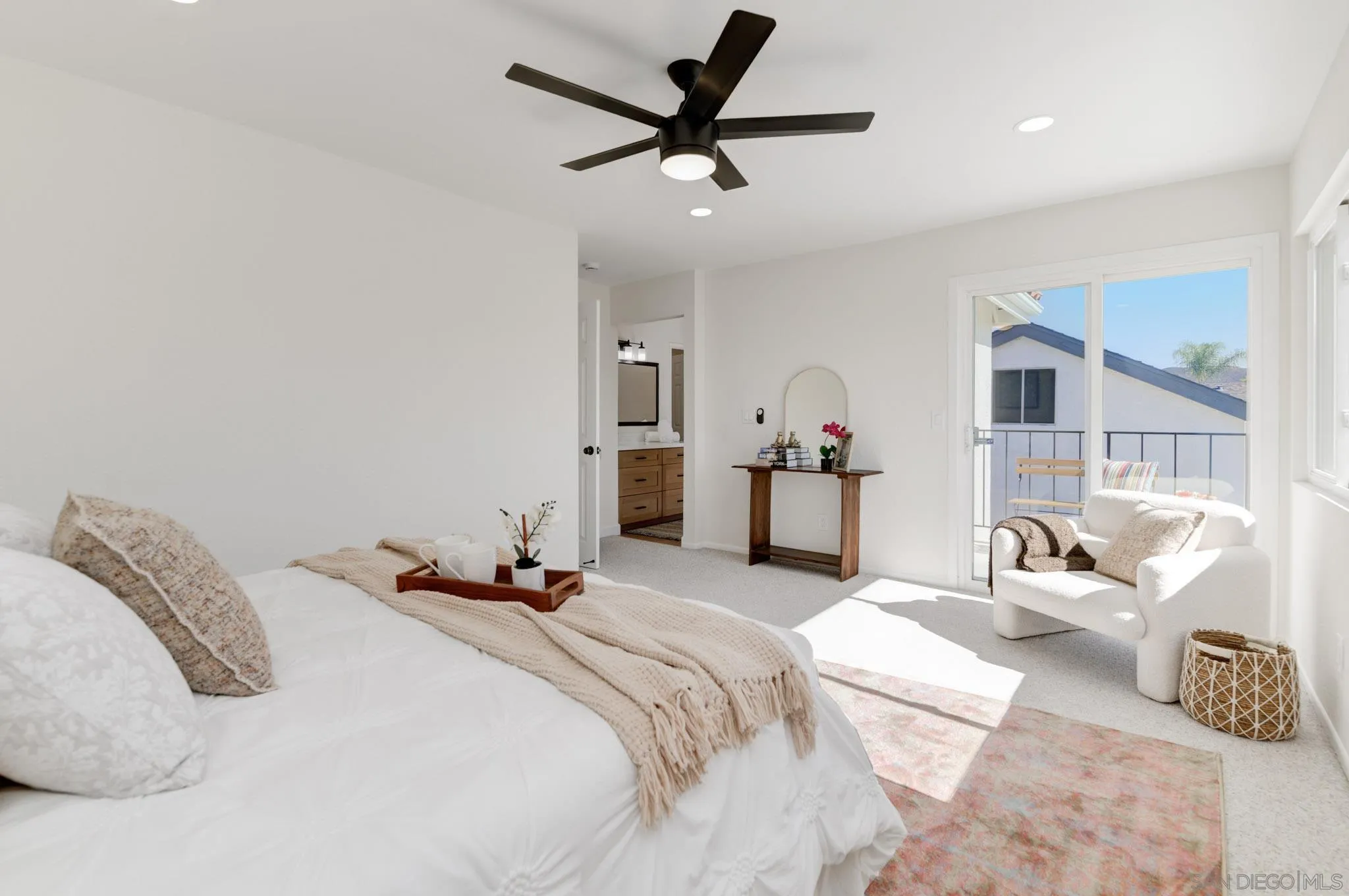 https://cdn.realtyfeed.com/cdn/127/250042781/852f9c086157469459053a4142040507.webp
