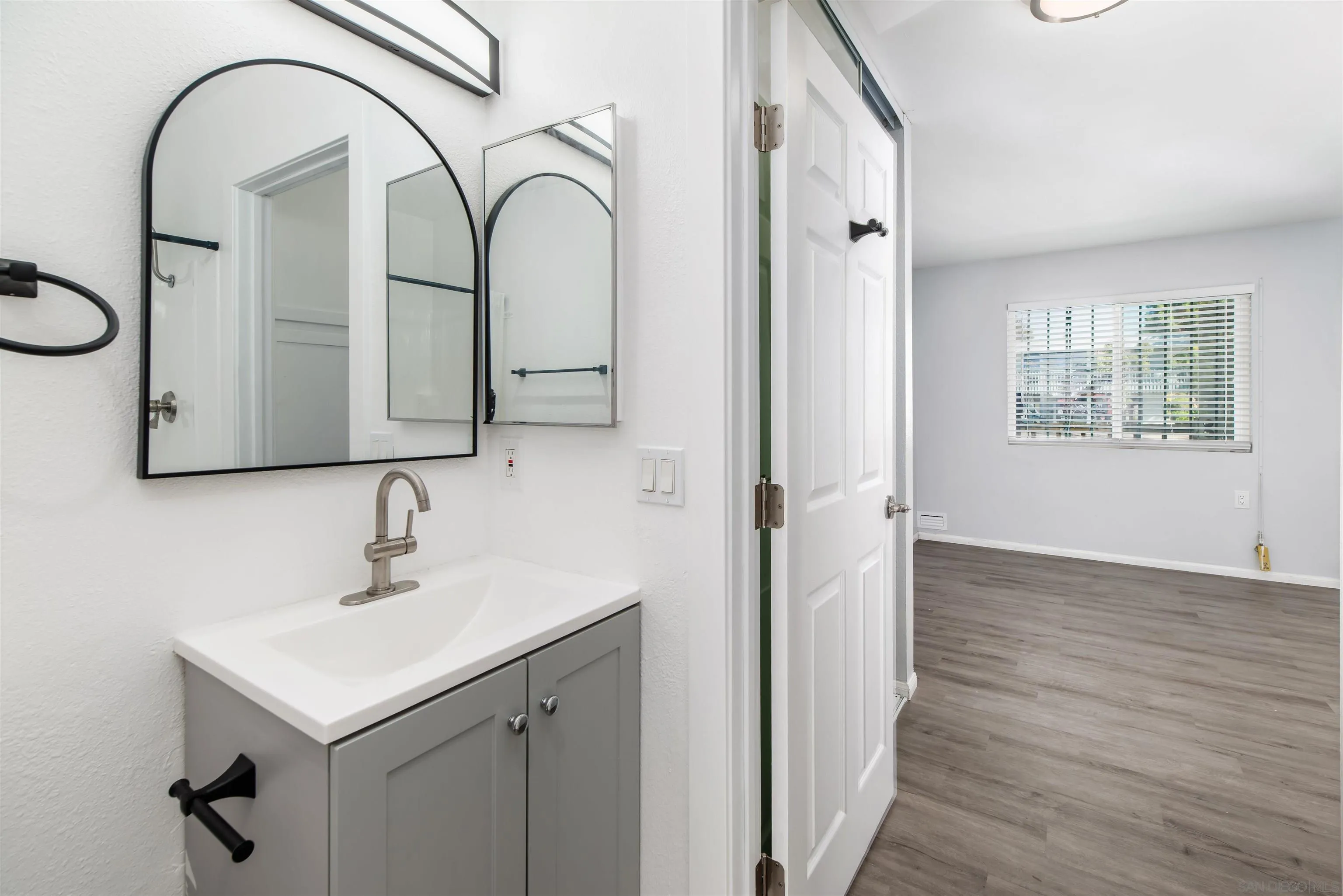 Photo #8: 250042786 Listing: Photo #8