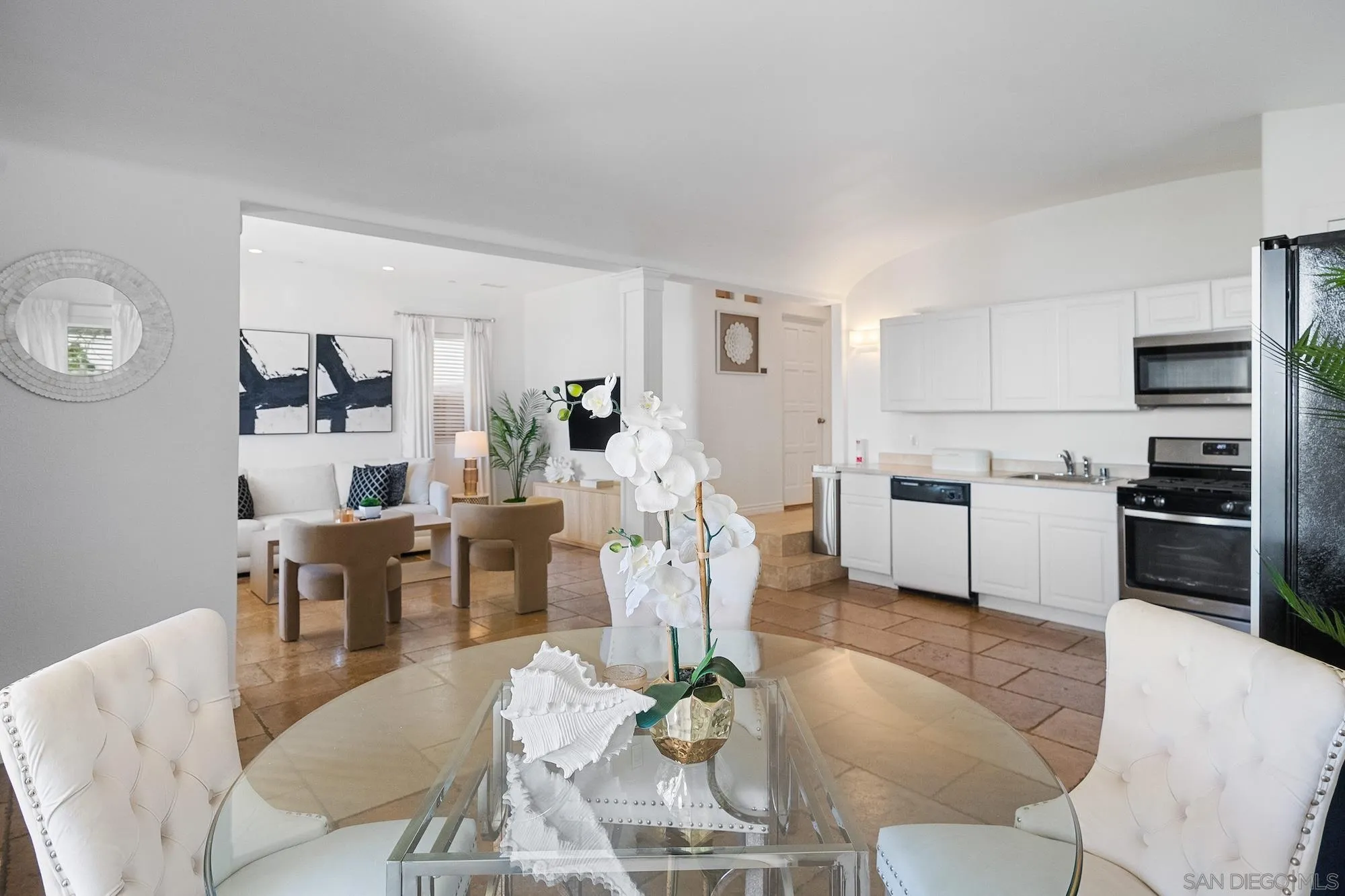 https://cdn.realtyfeed.com/cdn/127/250042787/53a09d6e40d8627d59877b5f55806cd6.webp
