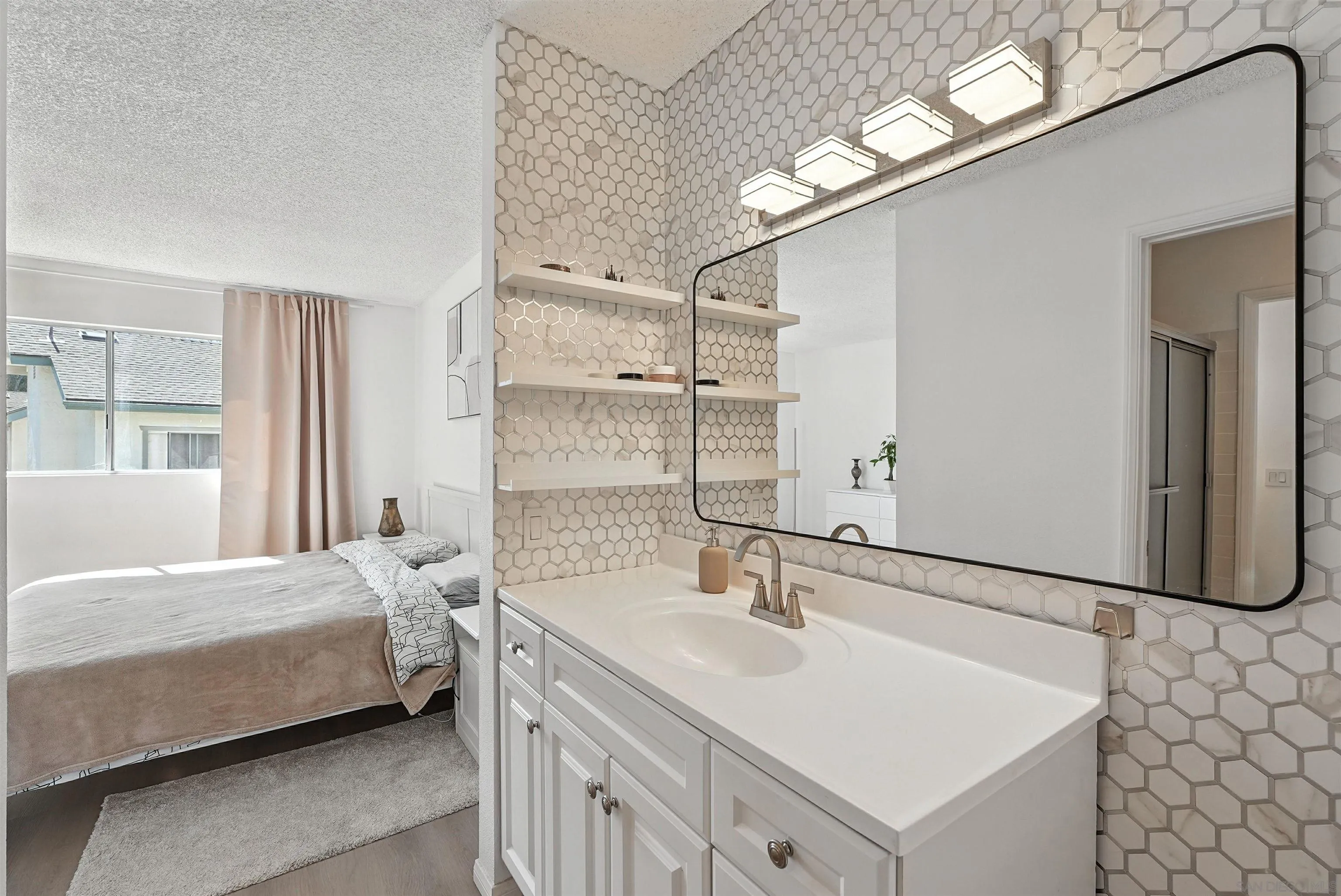https://cdn.realtyfeed.com/cdn/127/250042788/ad918be0b9f62927ede53c0a4da7b365.webp