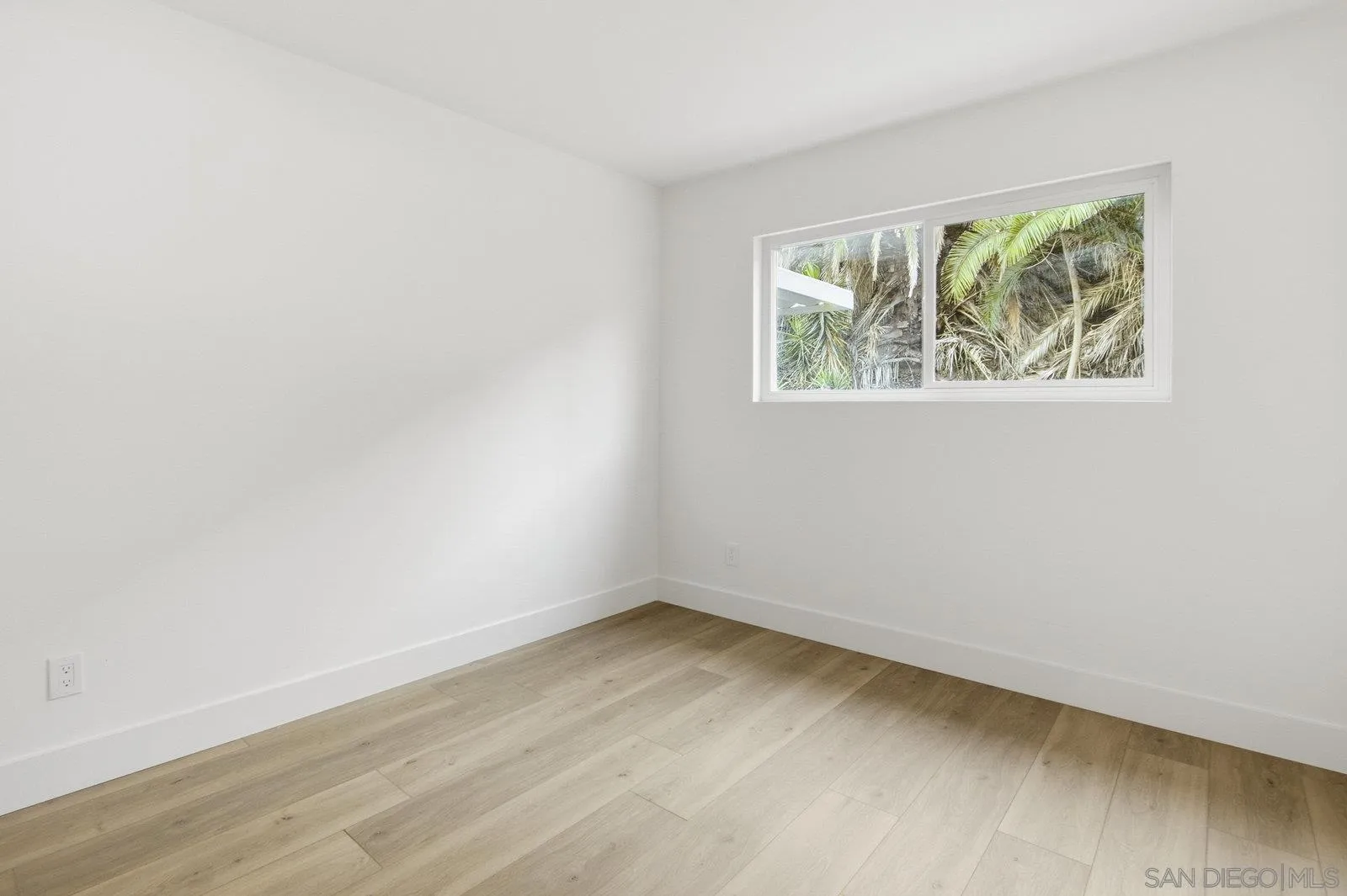 https://cdn.realtyfeed.com/cdn/127/250042793/4d11347526eb746237cef92806e8782f.webp