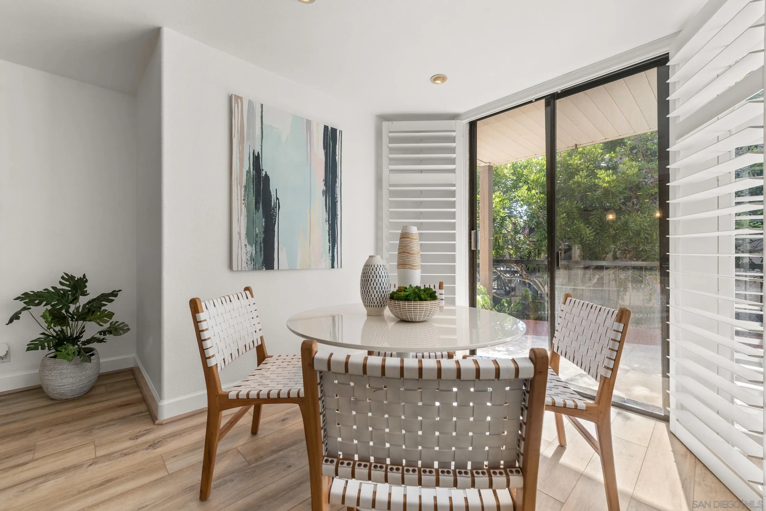 Photo #2: 250042794 Listing: Photo #2