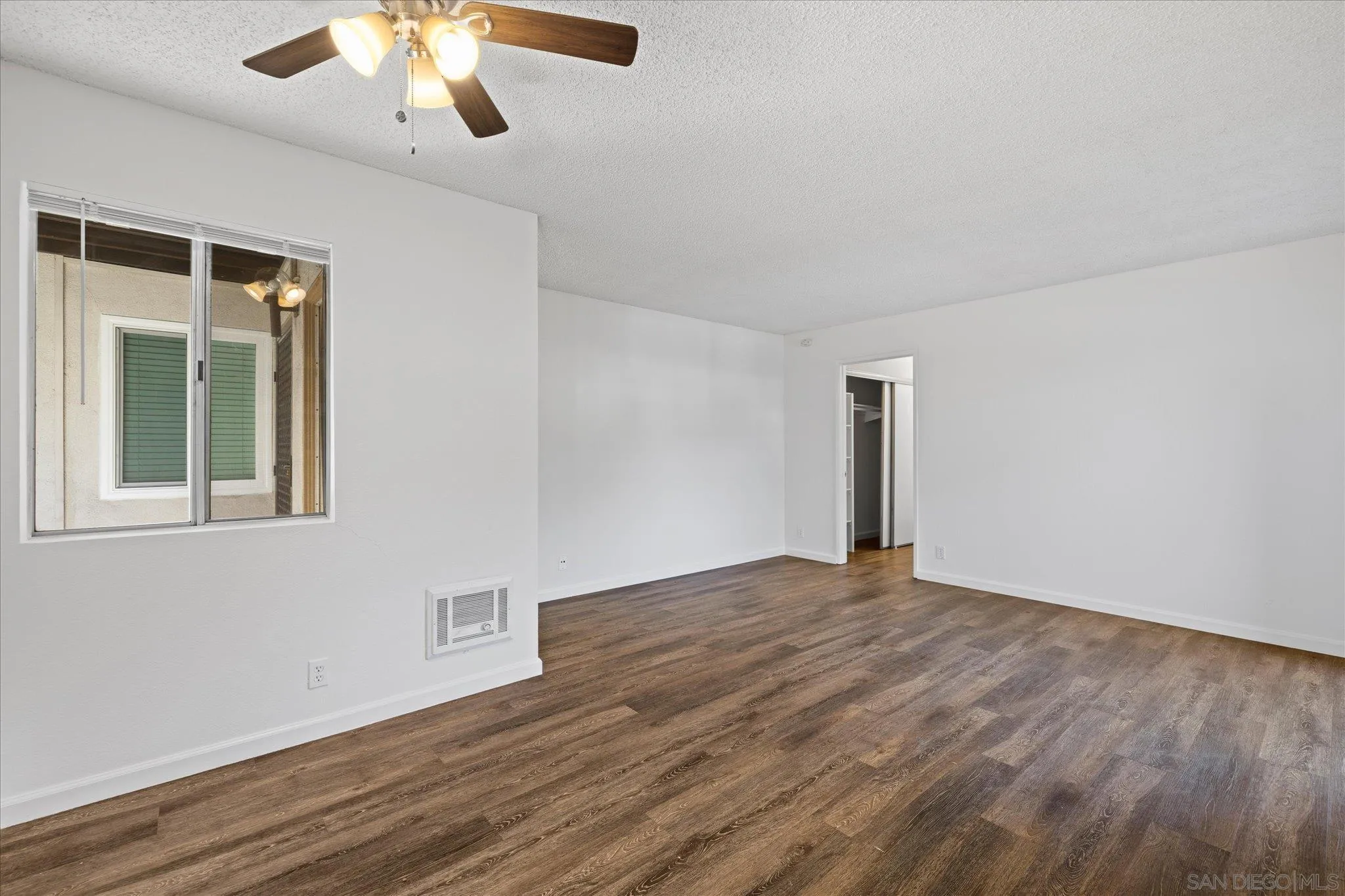 Photo #3: 250042798 Listing: Photo #3