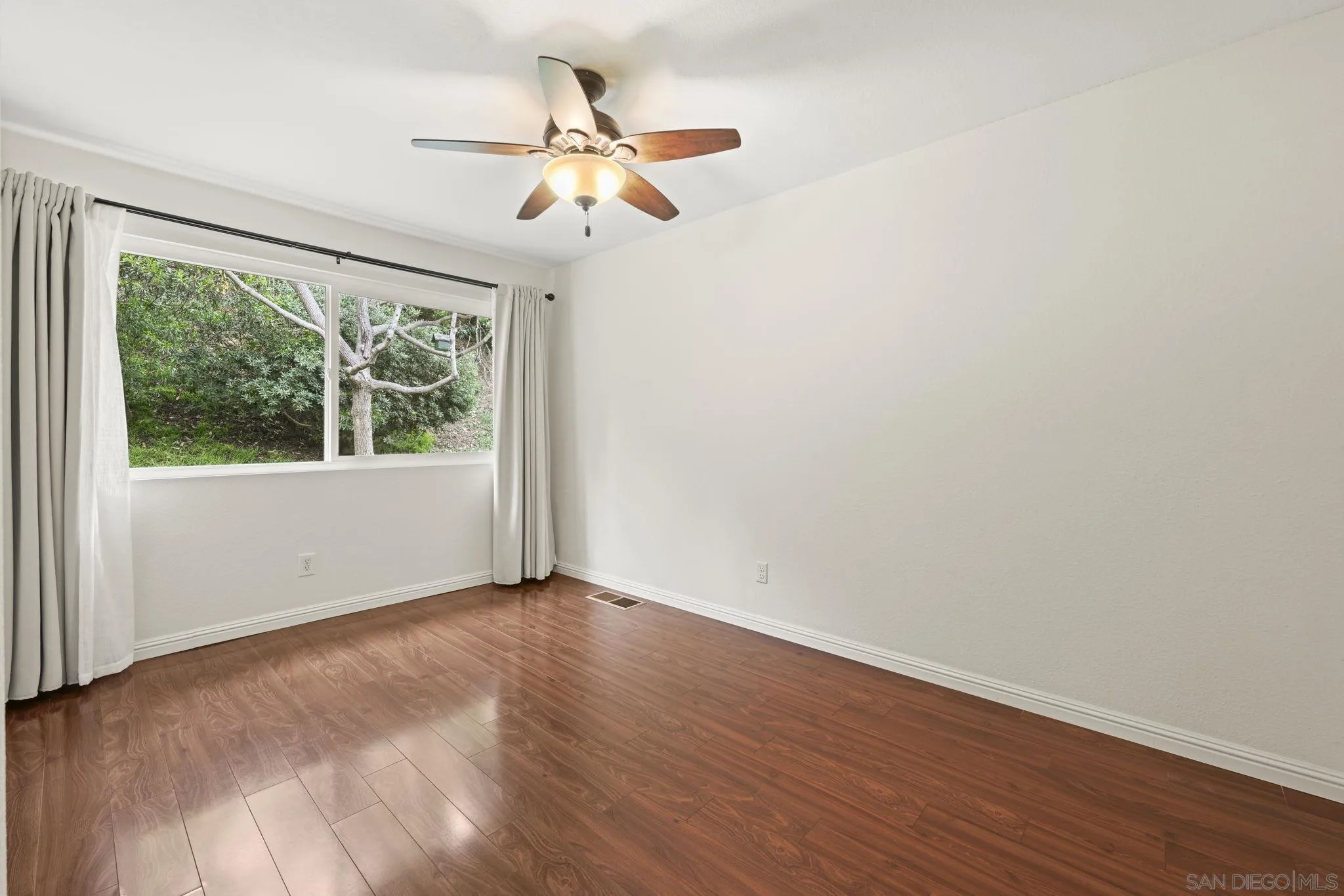 Photo #26: 250042802 Listing: Photo #26