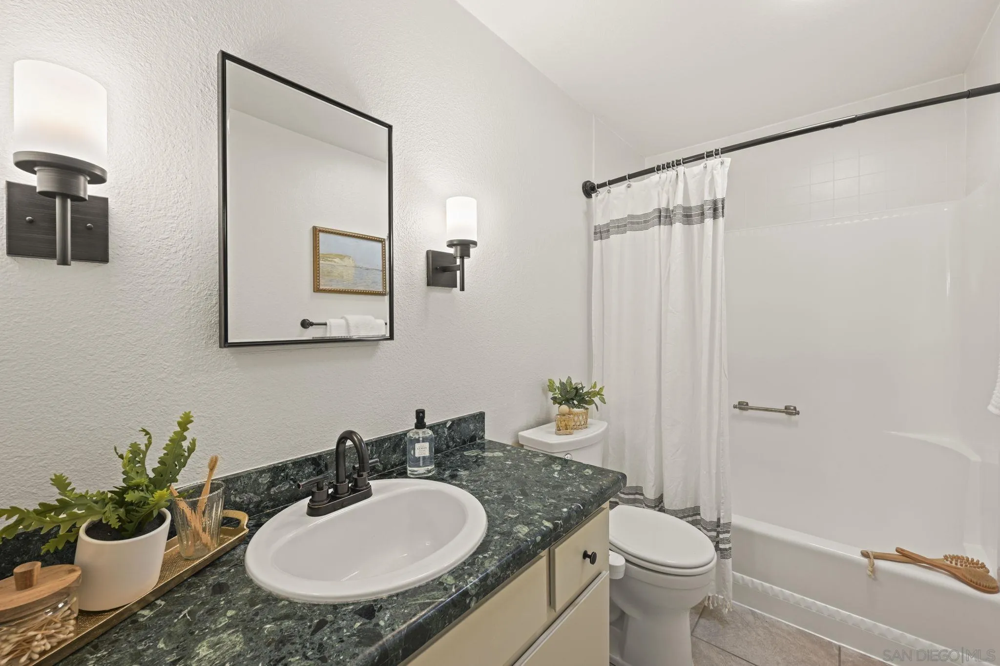 Photo #12: 250042802 Listing: Photo #12
