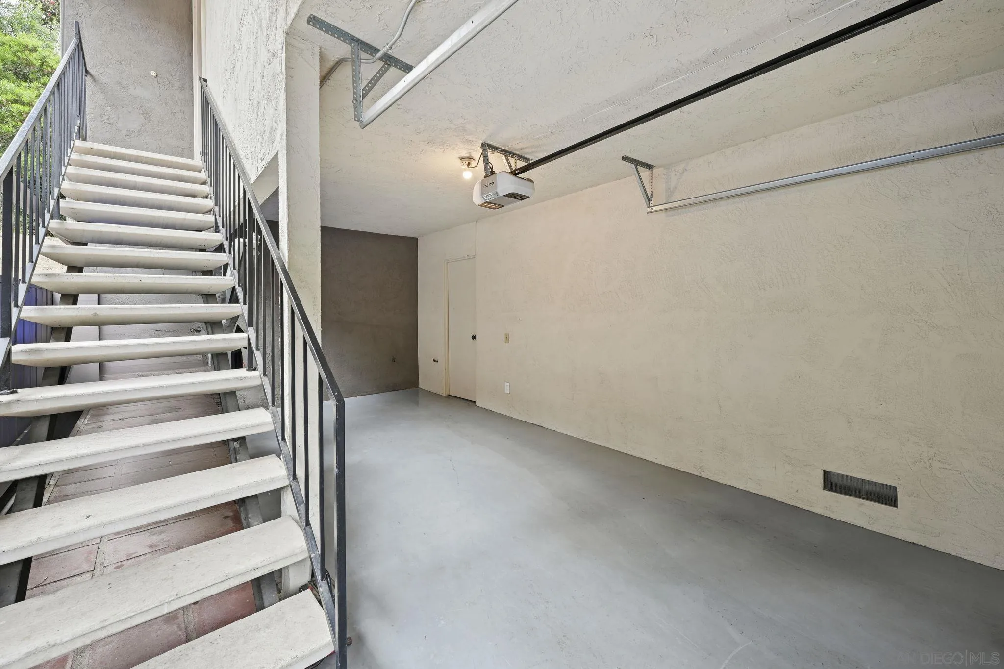 Photo #29: 250042802 Listing: Photo #29