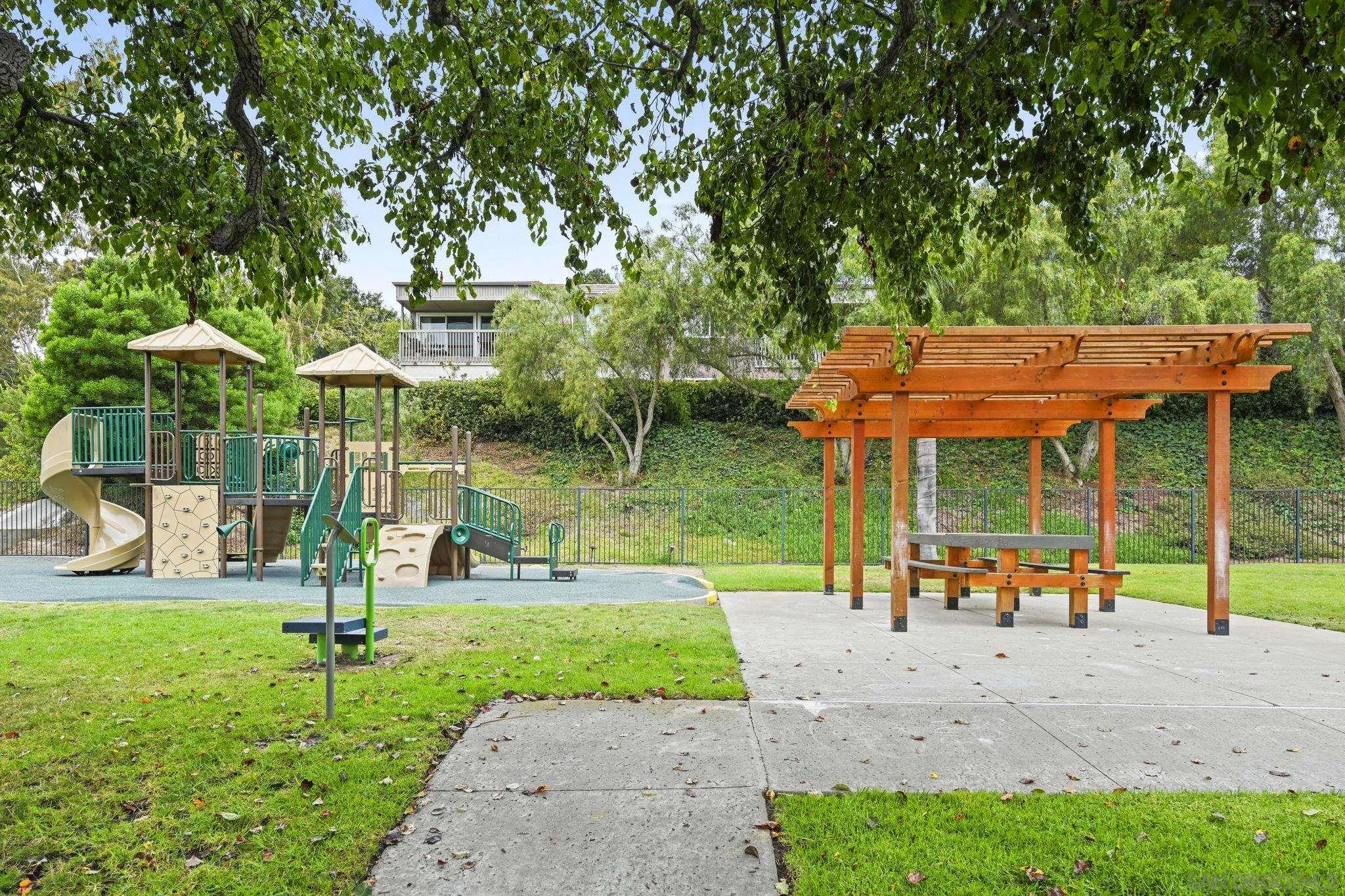 Photo #35: 250042802 Listing: Photo #35