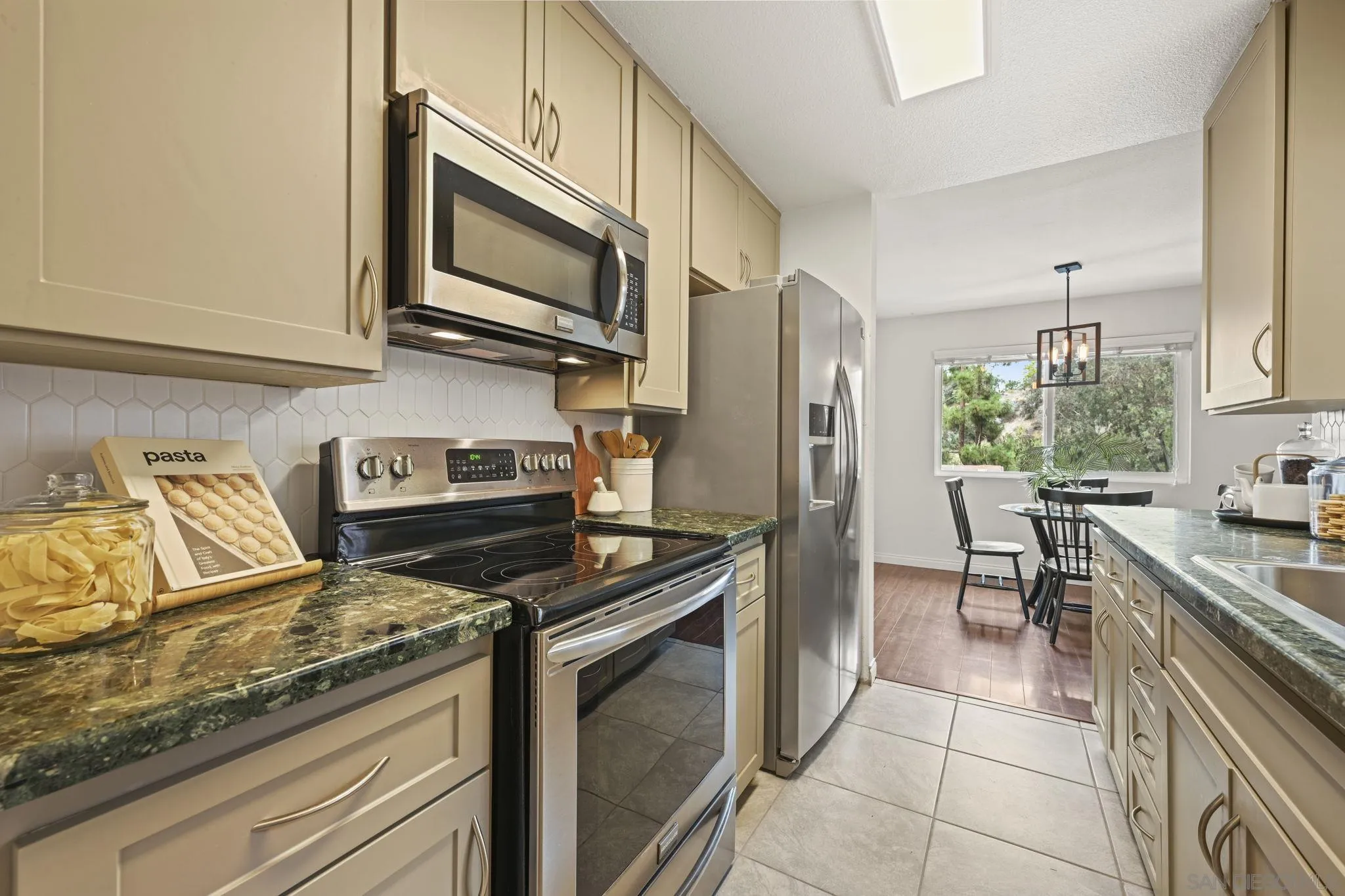 Photo #9: 250042802 Listing: Photo #9