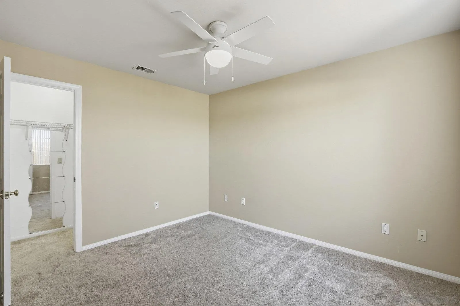 https://cdn.realtyfeed.com/cdn/127/250042803/404232984b971d1a725c16d8de276624.webp
