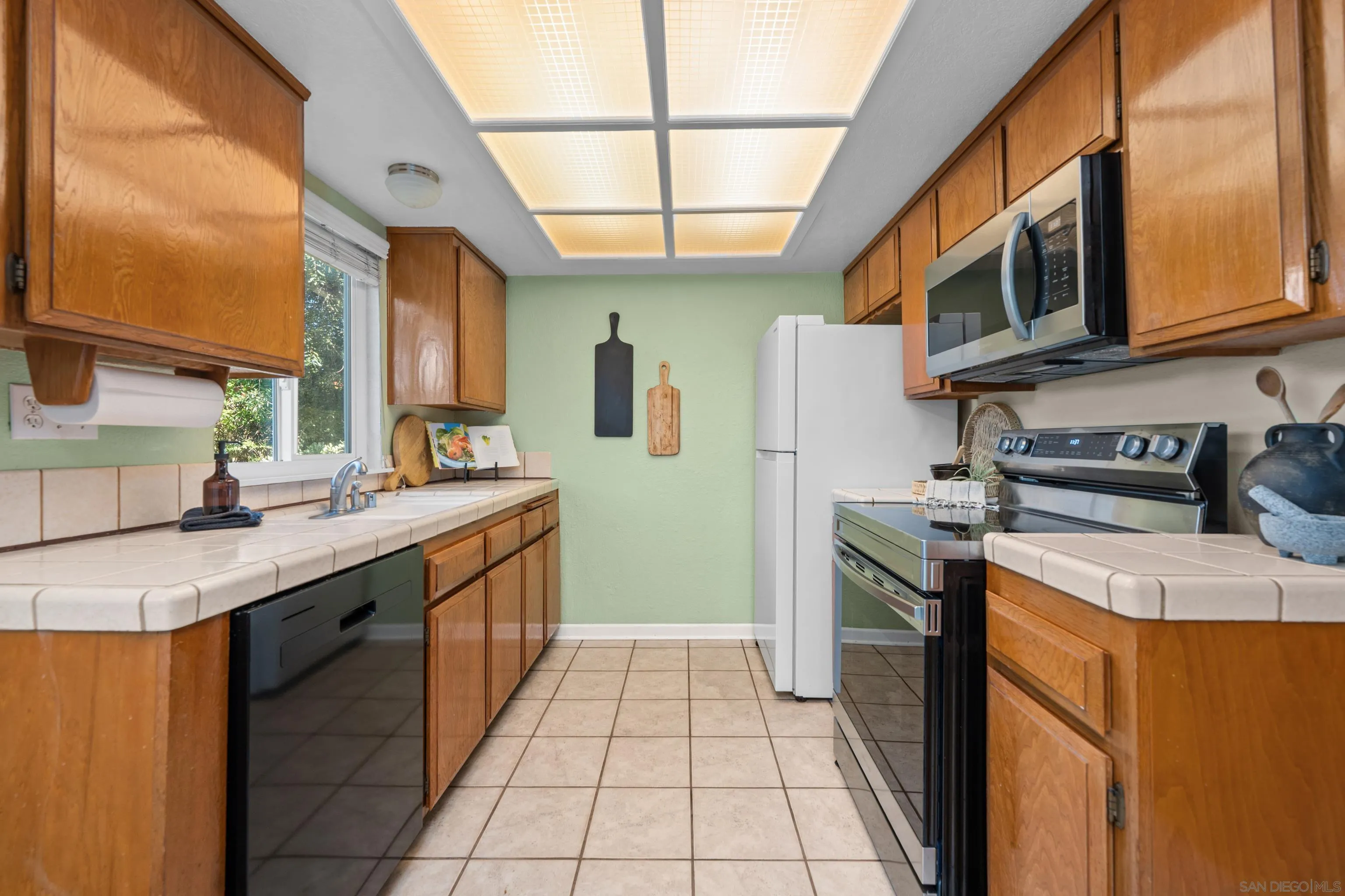 Photo #6: 250042804 Listing: Photo #6