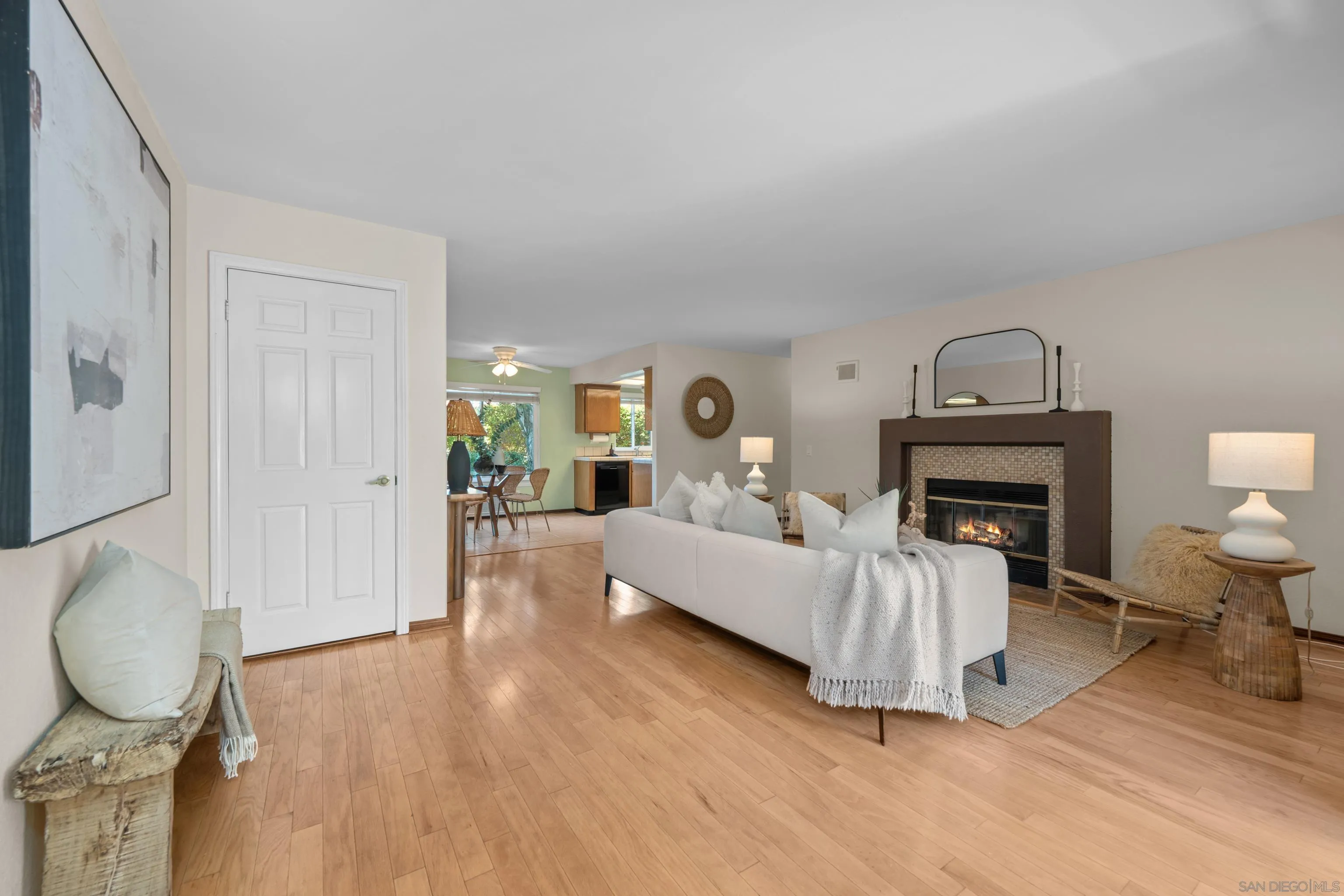 Photo #2: 250042804 Listing: Photo #2