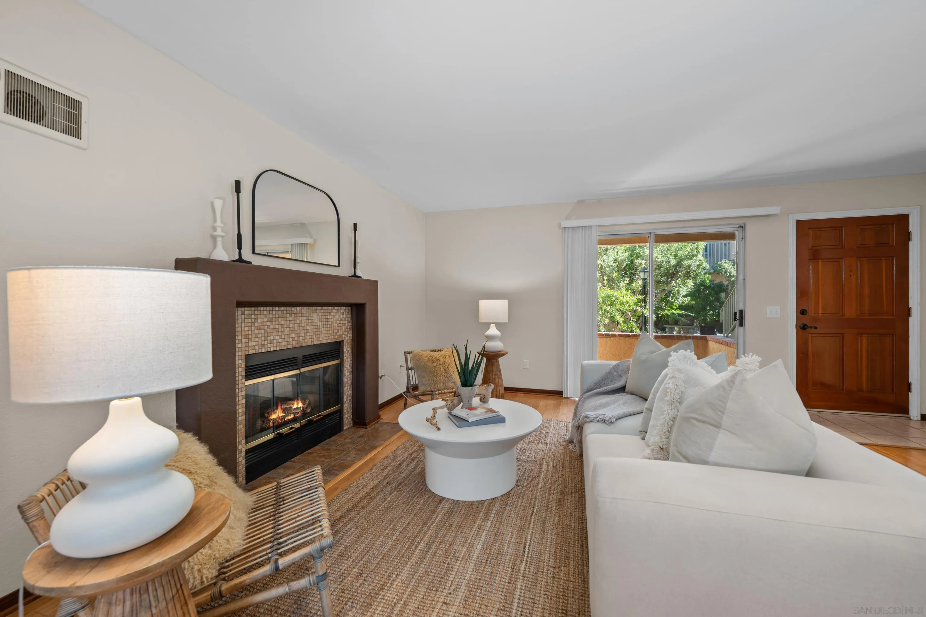 Photo #3: 250042804 Listing: Photo #3