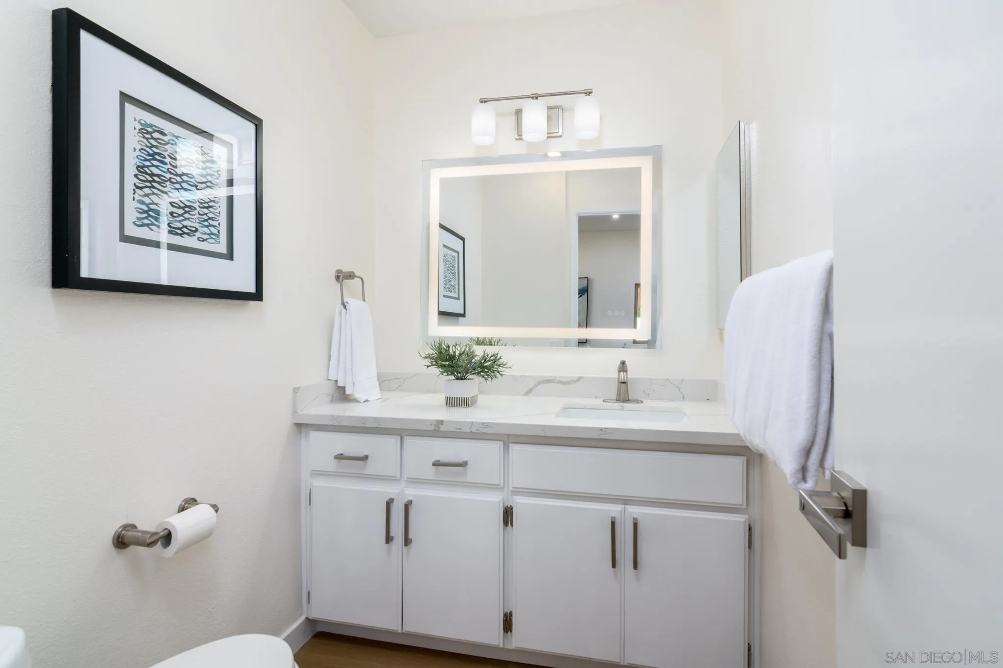 https://cdn.realtyfeed.com/cdn/127/250042808/266140647b725ea0335d733d2494a082.webp