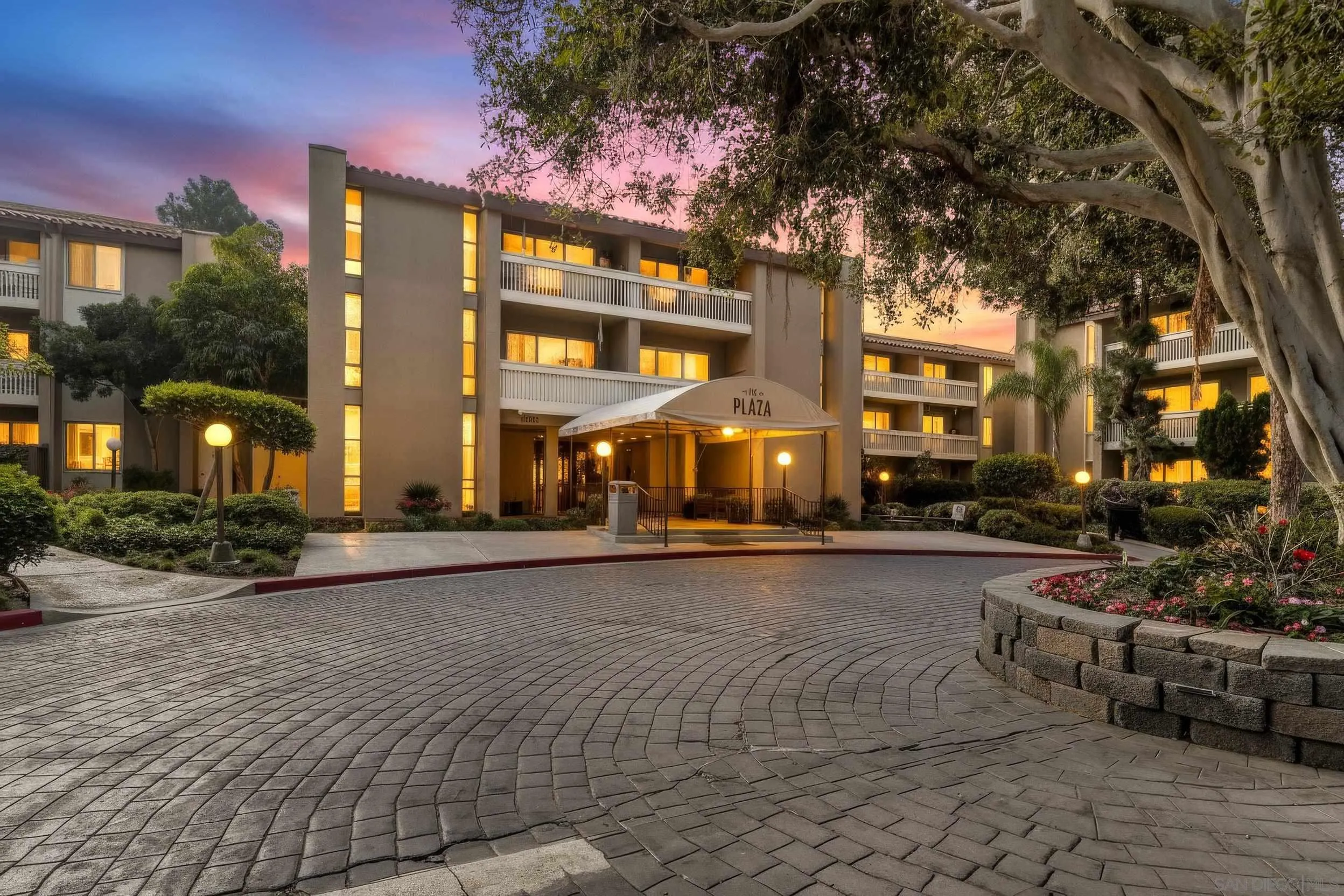 Photo #17: 250042810 Listing: Photo #17