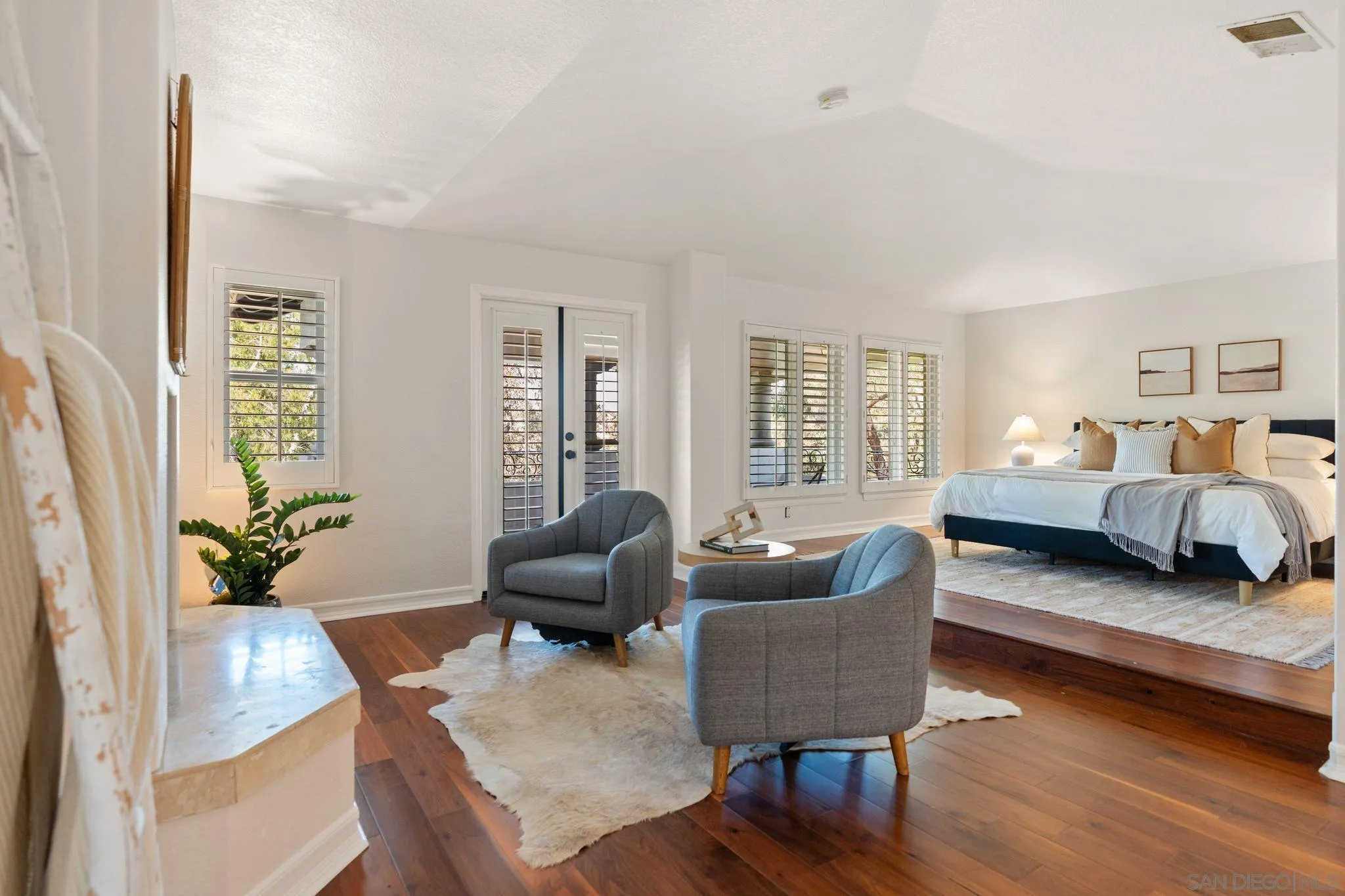 https://cdn.realtyfeed.com/cdn/127/250042814/37cba46278795176010be0f1791f3394.webp
