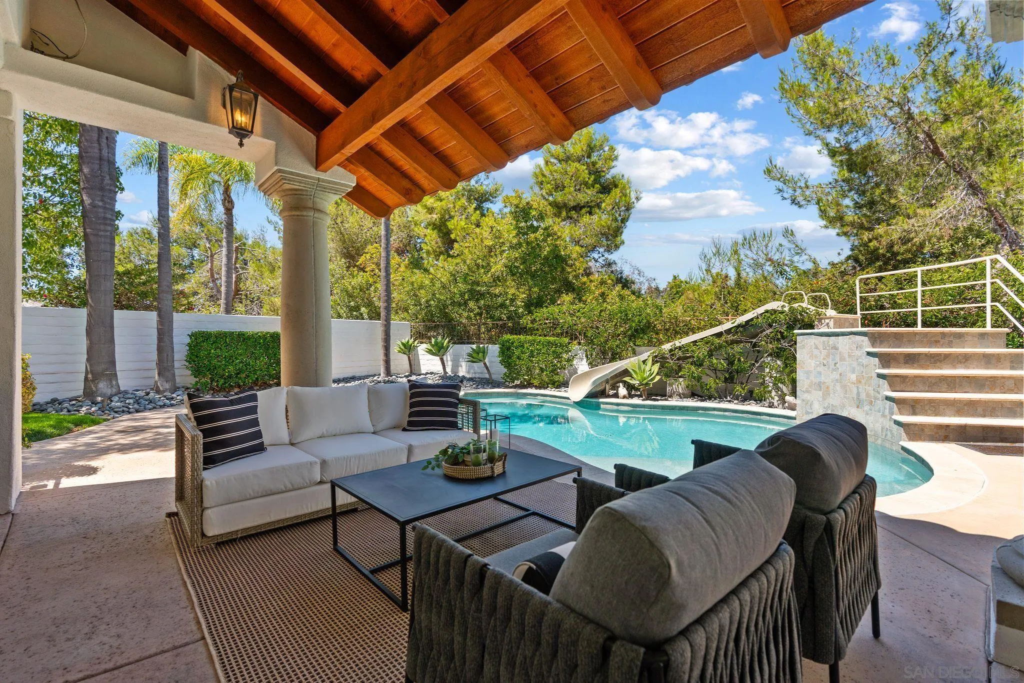 https://cdn.realtyfeed.com/cdn/127/250042814/637ab4f71cab267821c603ff11d5223b.webp