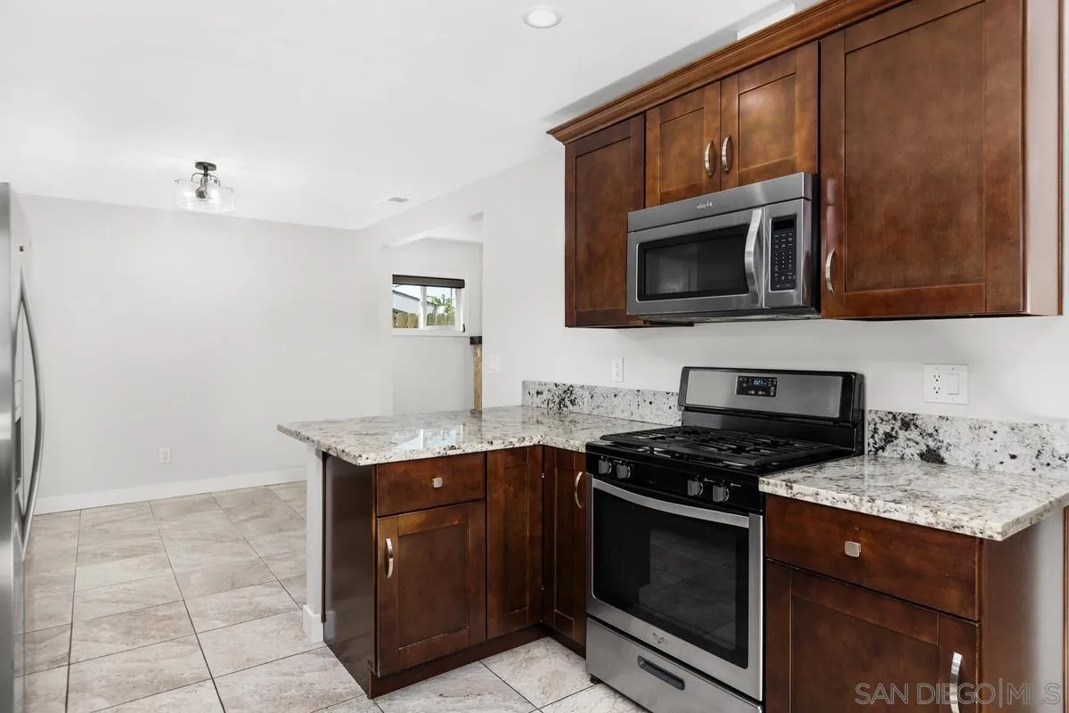 https://cdn.realtyfeed.com/cdn/127/250042822/12c1a7c111ff90ae3091282653199a11.webp