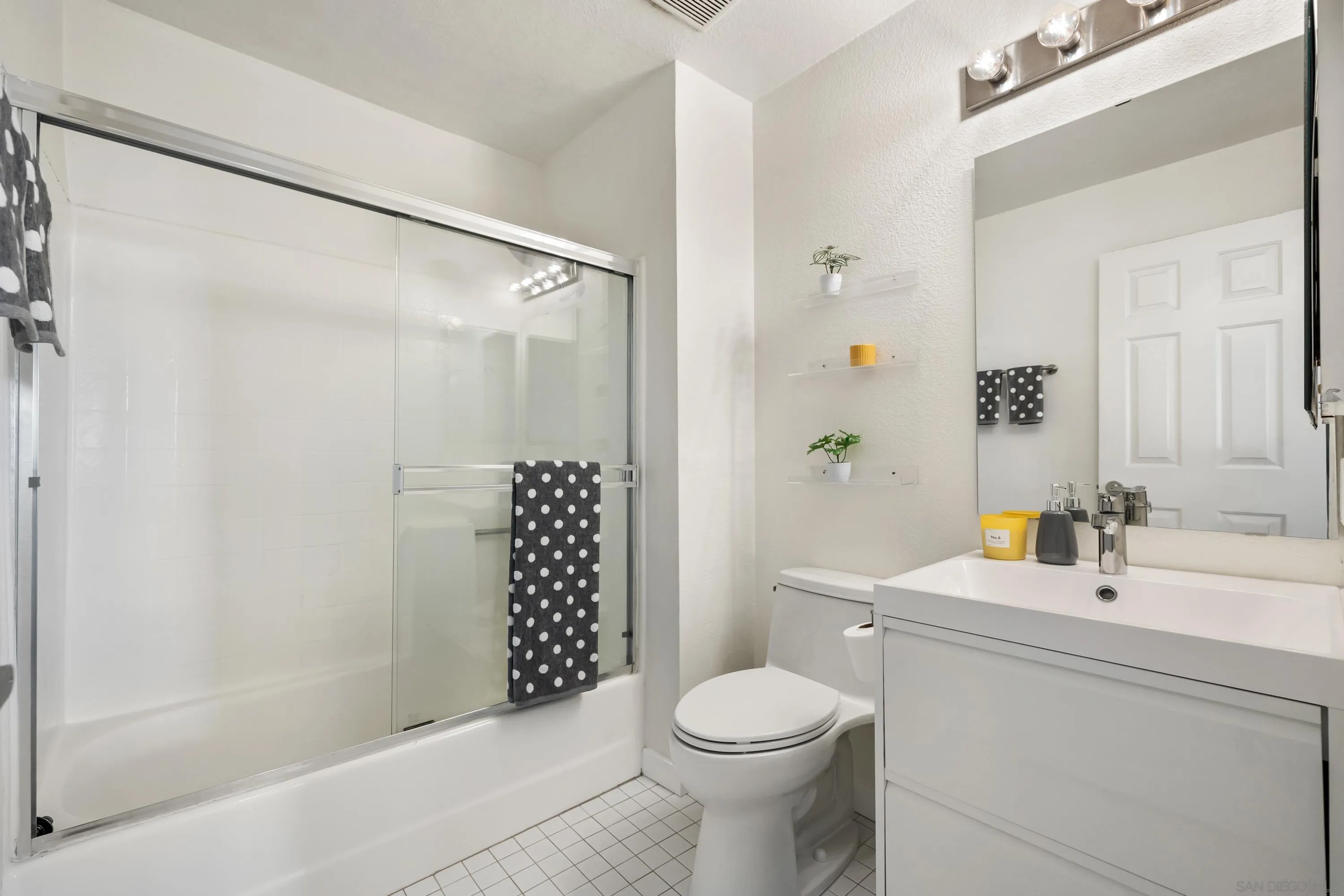 Photo #16: 250042830 Listing: Photo #16